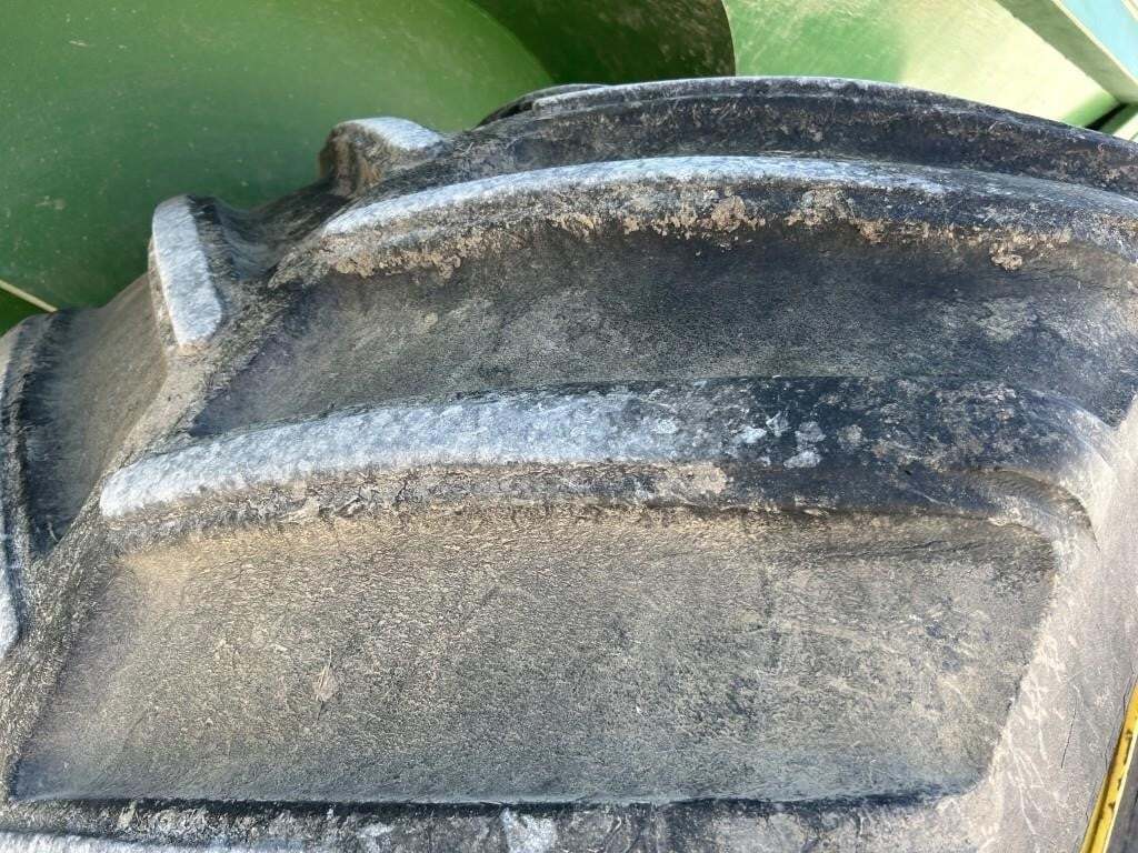 2008 J&M 1000-20 Grain Cart