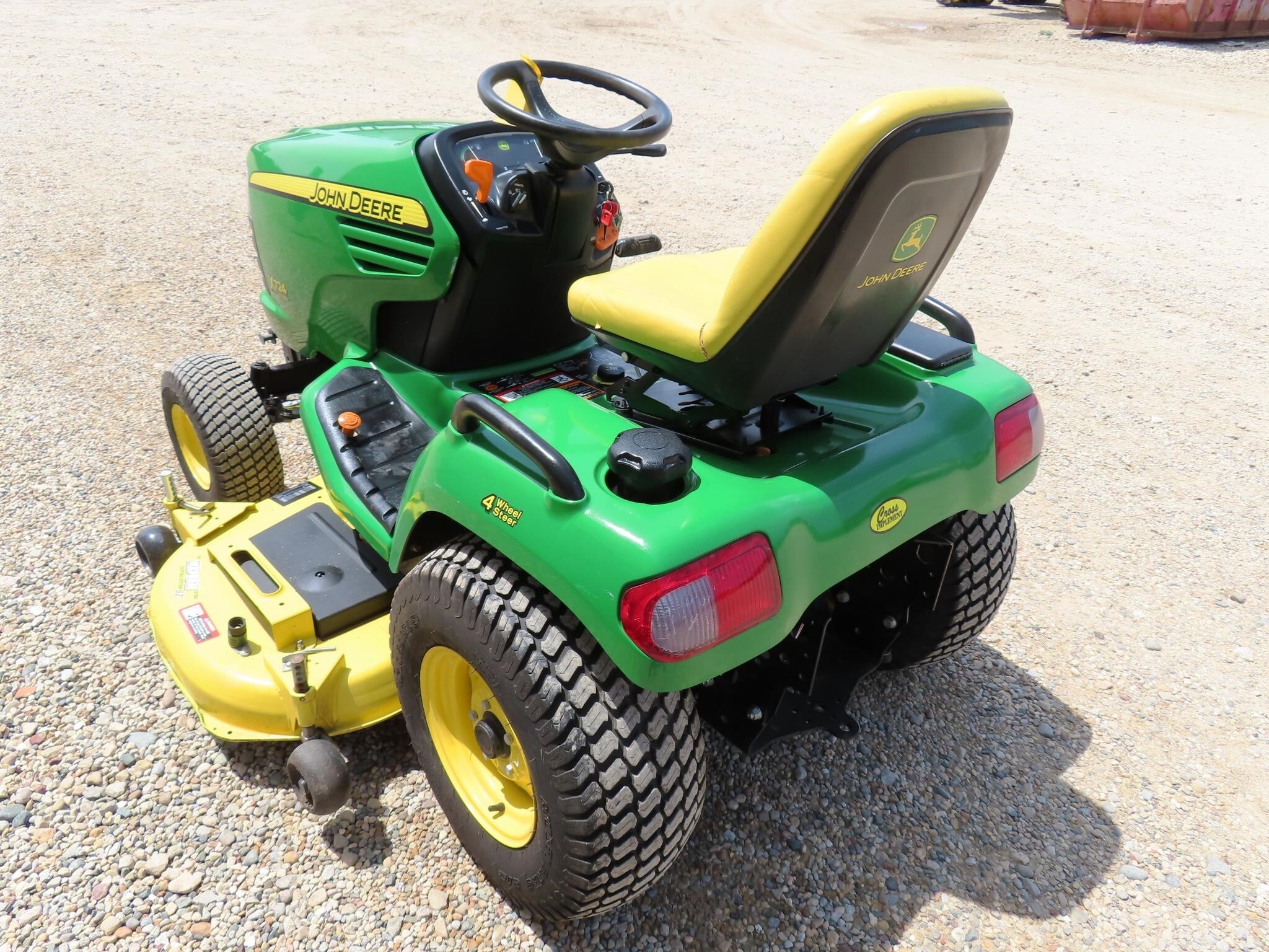 2012 John Deere X724 Lawn Mower