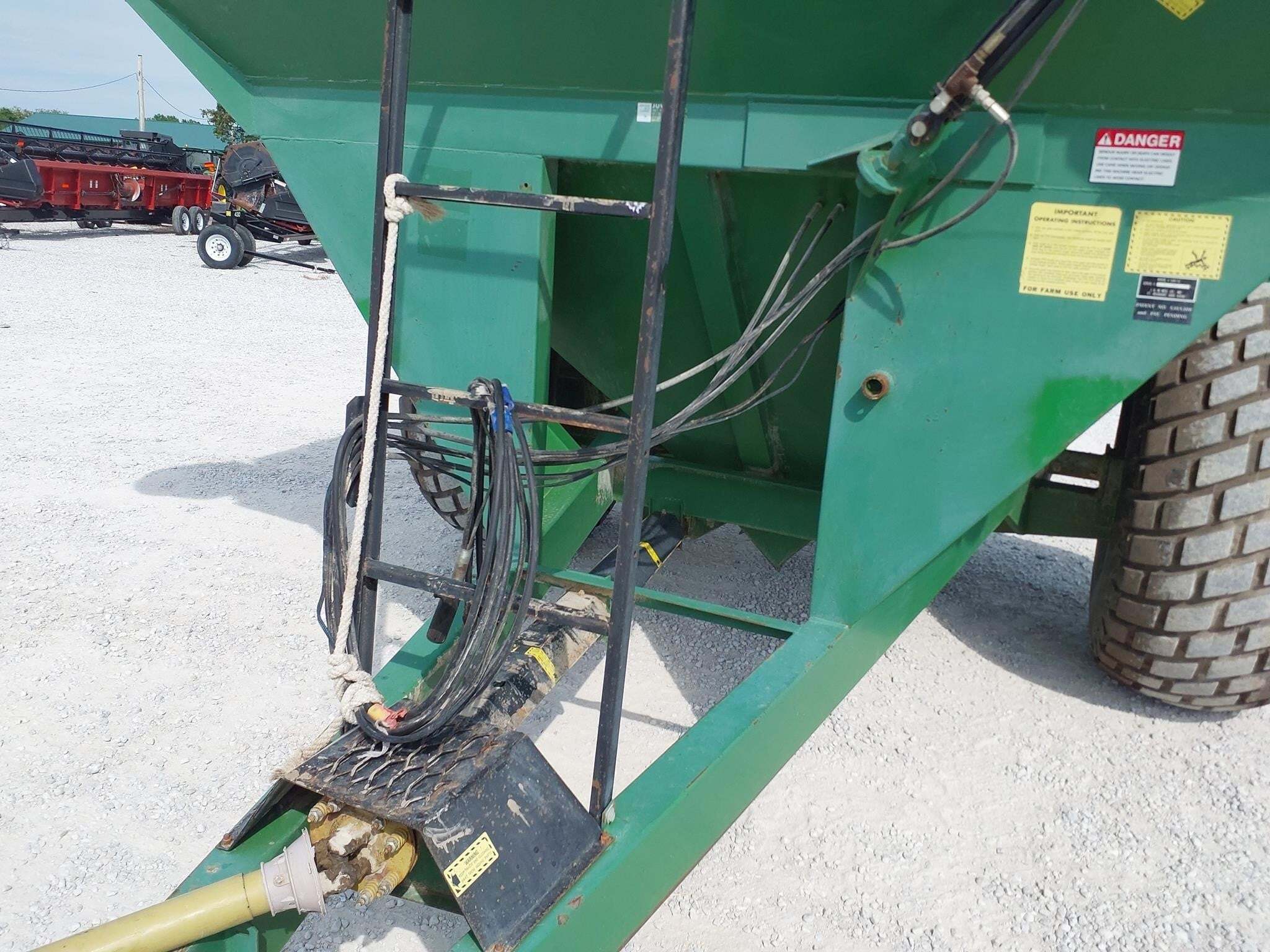  J&M 500-14 Grain Cart