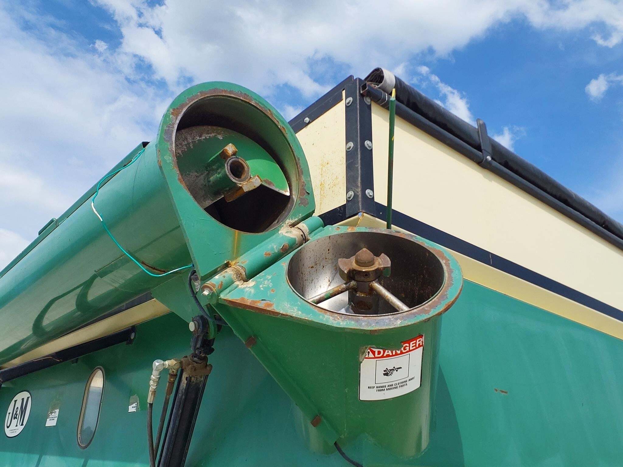  J&M 500-14 Grain Cart