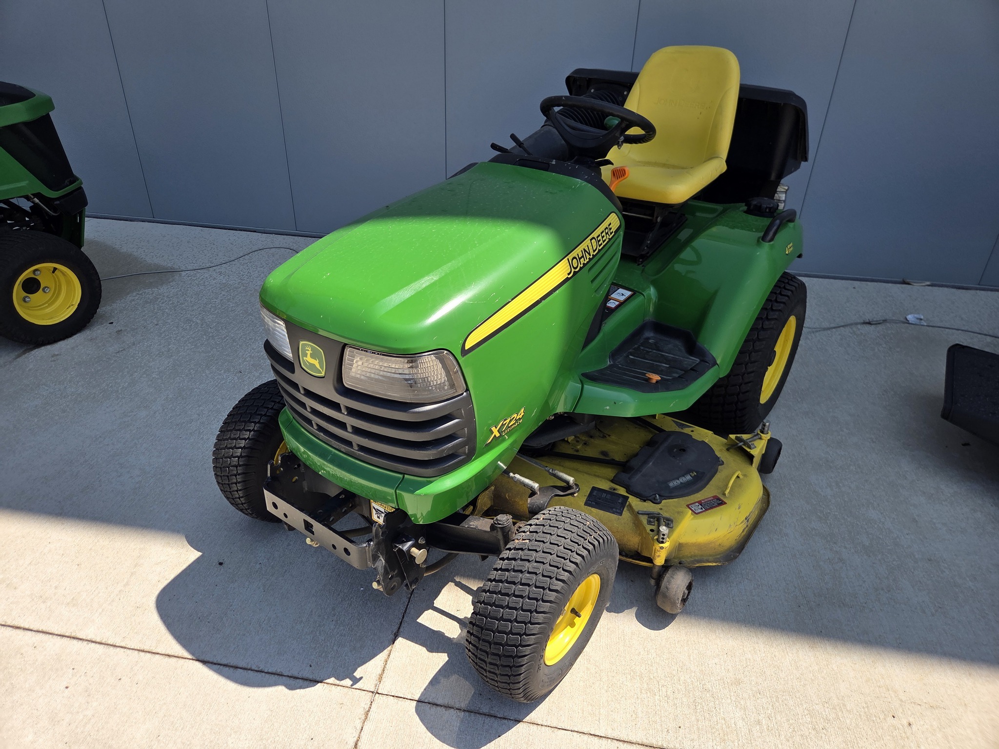 2007 John Deere X724 Lawn Mower