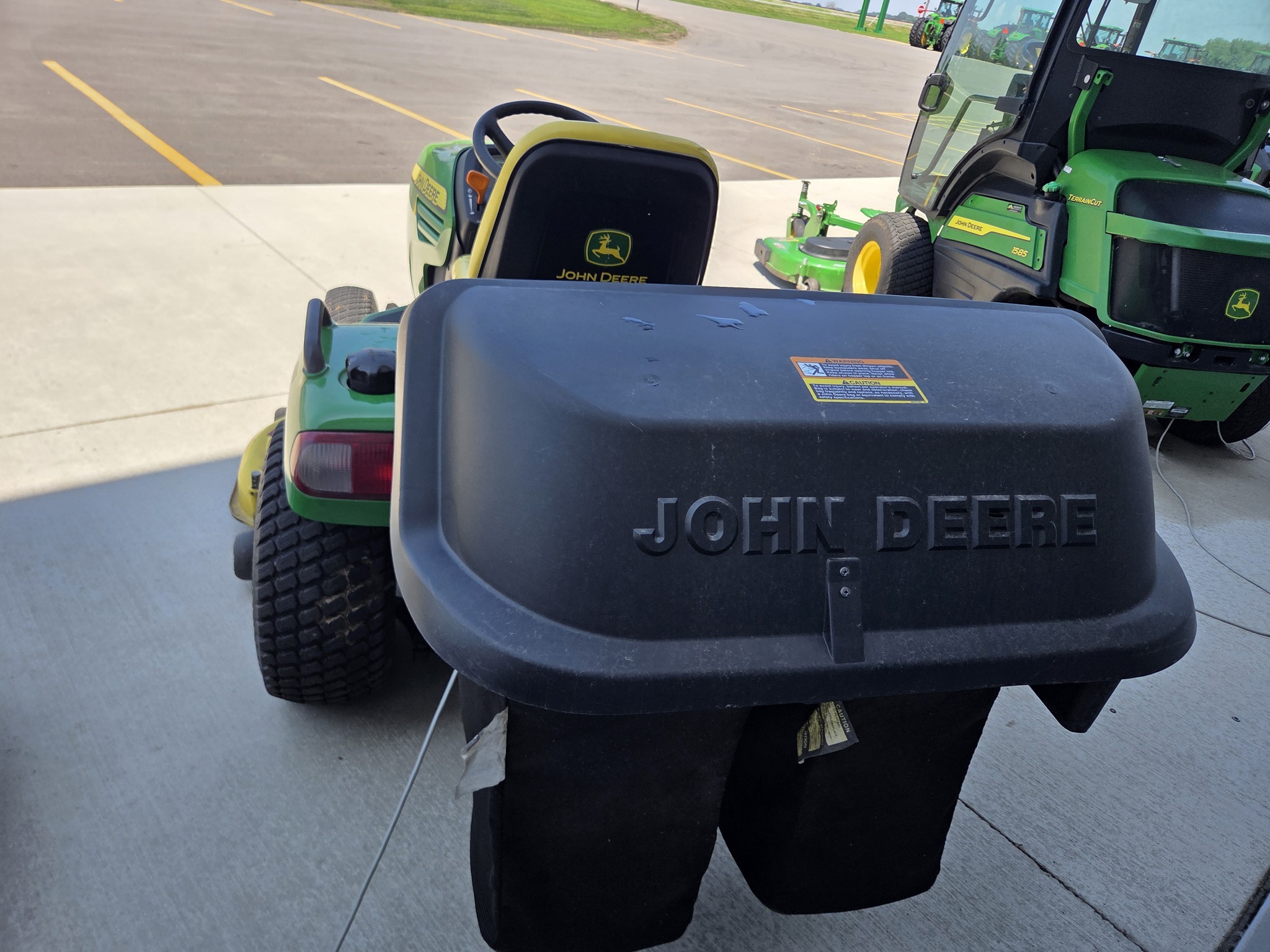 2007 John Deere X724 Lawn Mower