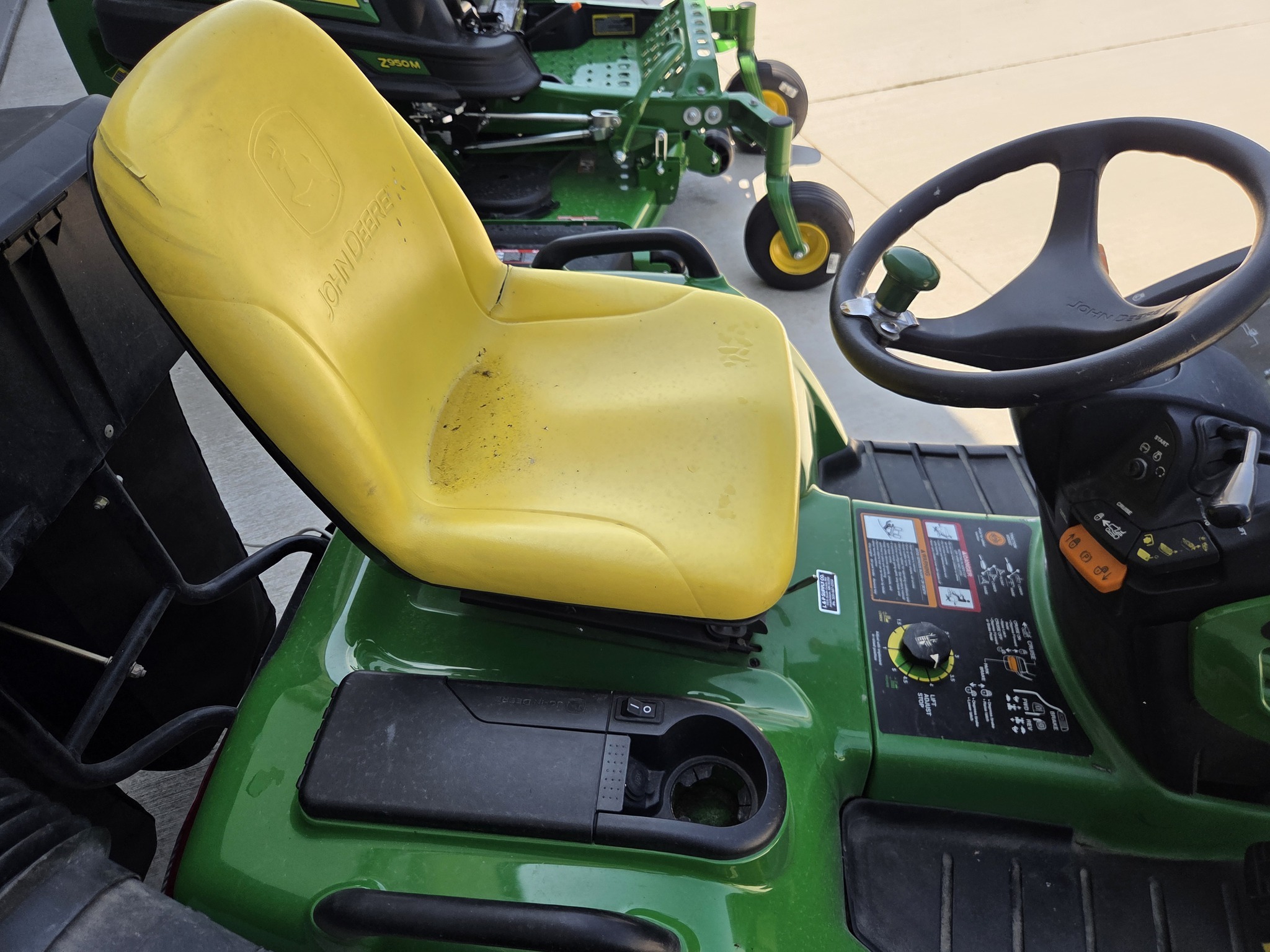 2007 John Deere X724 Lawn Mower