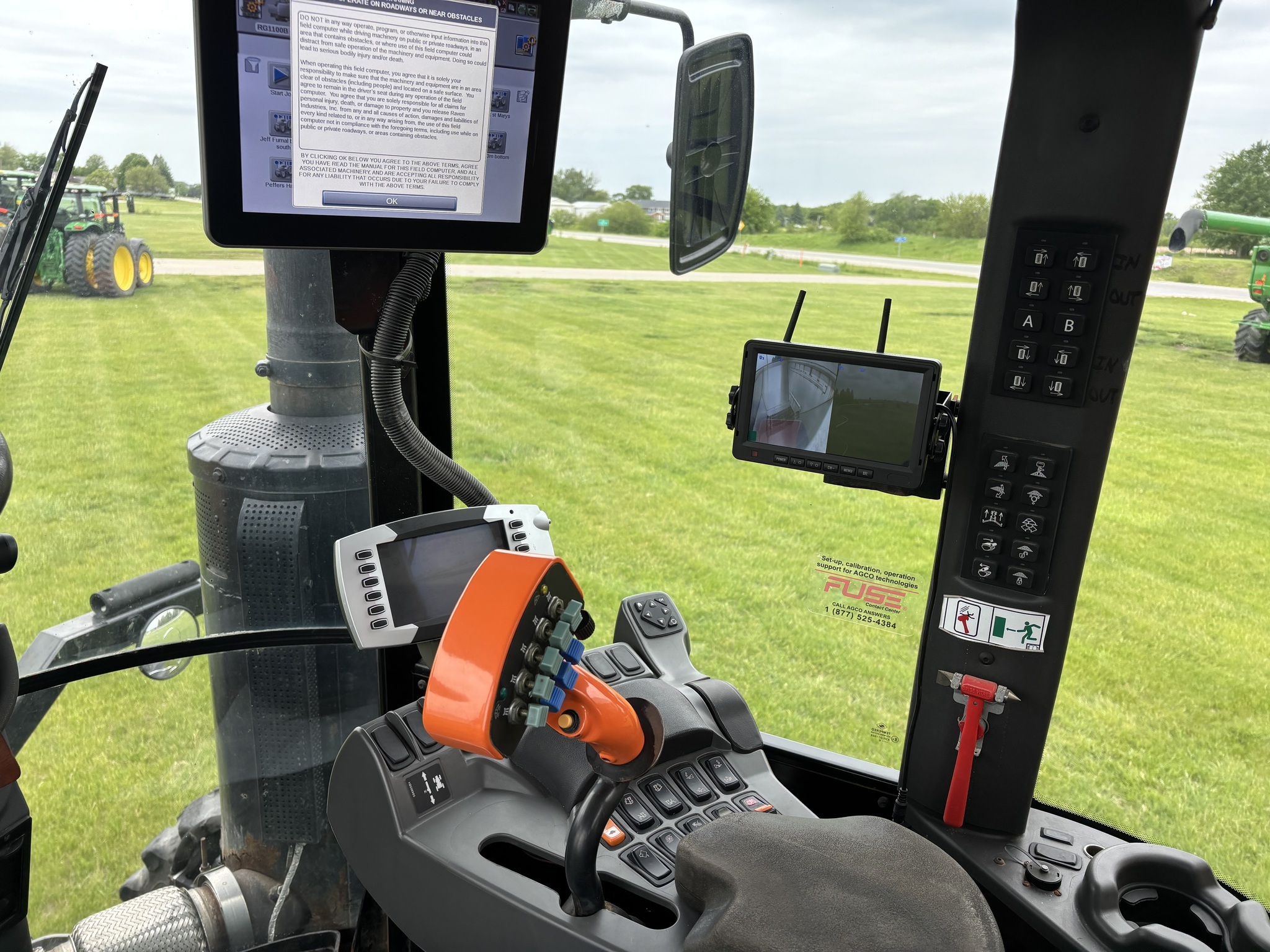 2017 Ag-Chem RoGator 1100B Self-Propelled Sprayer