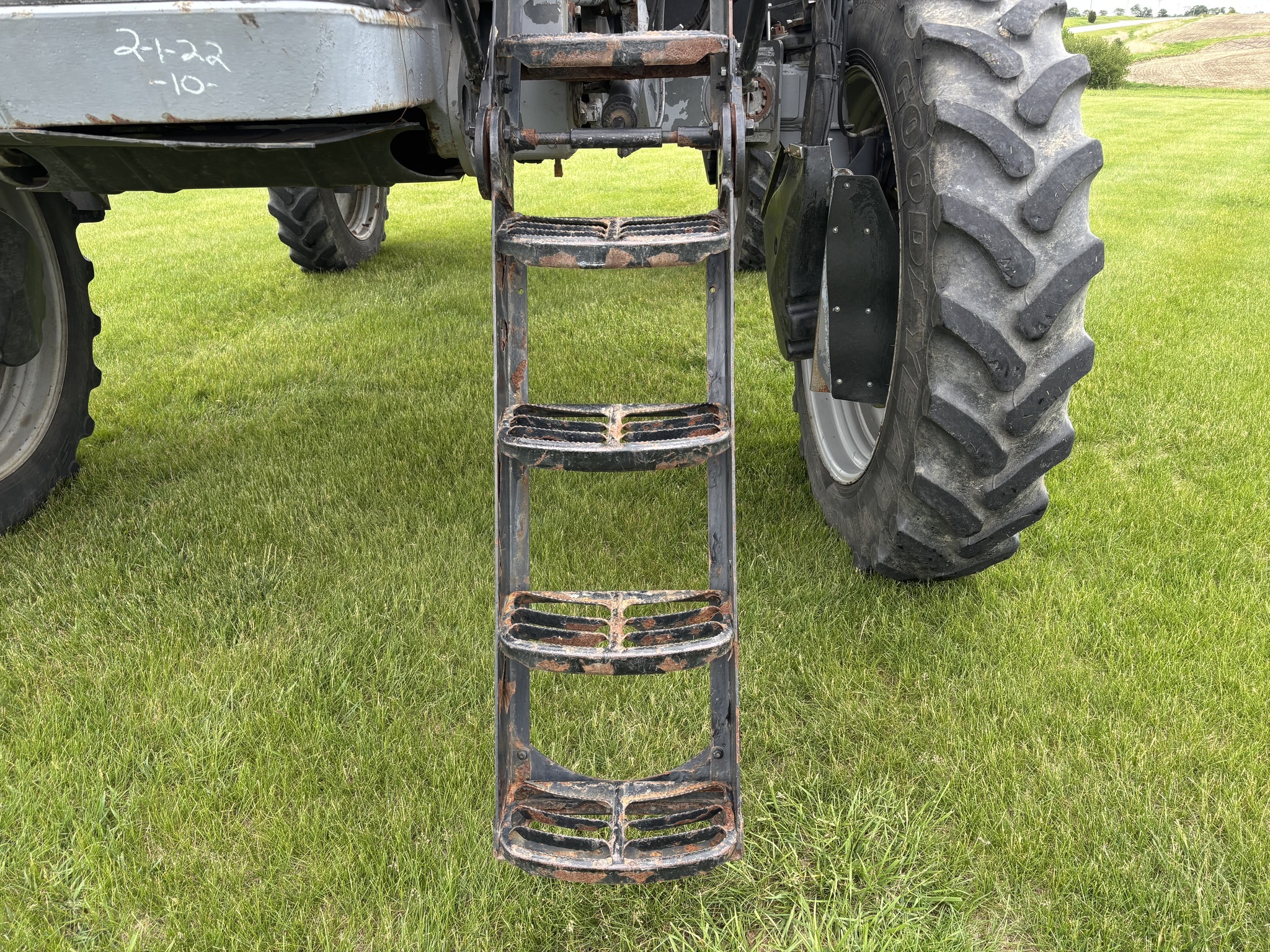 2017 Ag-Chem RoGator 1100B Self-Propelled Sprayer