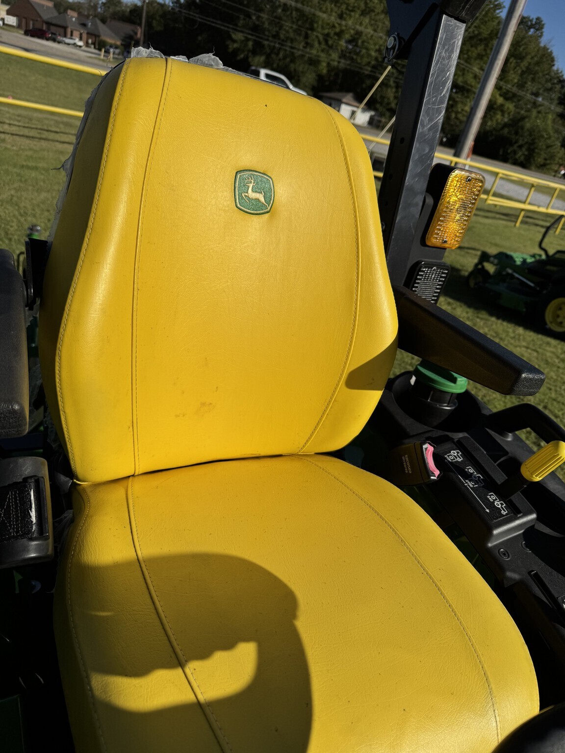 2023 John Deere 2025R Tractor