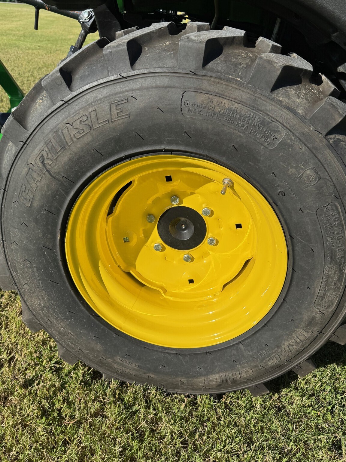2023 John Deere 2025R Tractor
