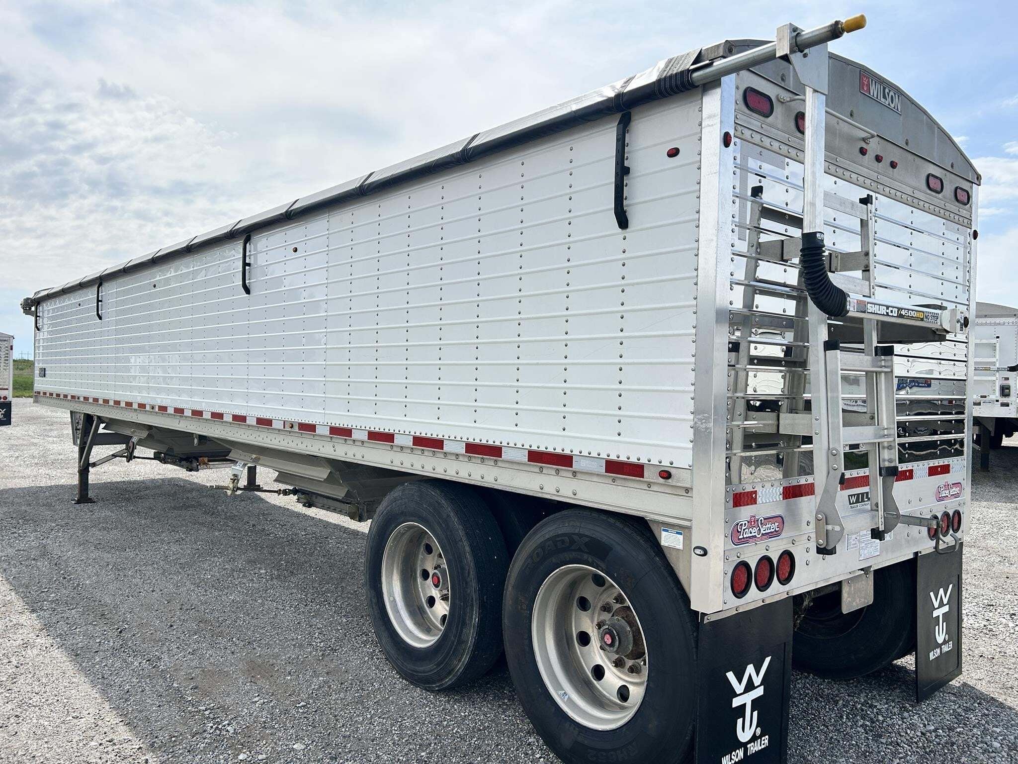 2018 Wilson DWH-601 Grain Trailer