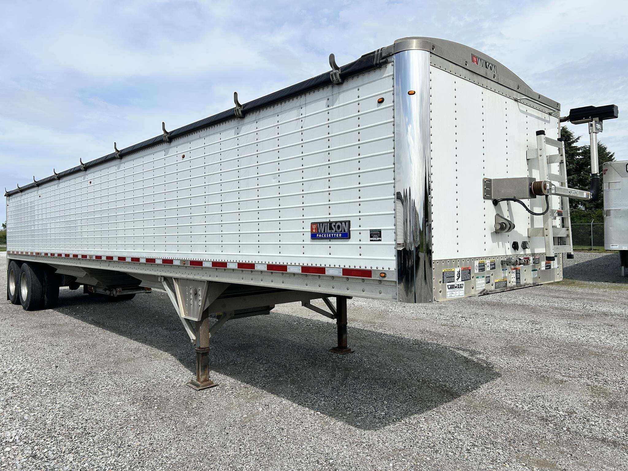 2018 Wilson DWH-601 Grain Trailer