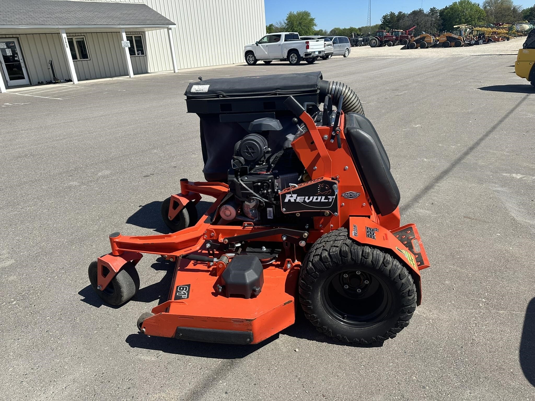 2023 Bad Boy OUTLAW REVOLT 6100 Lawn Mower