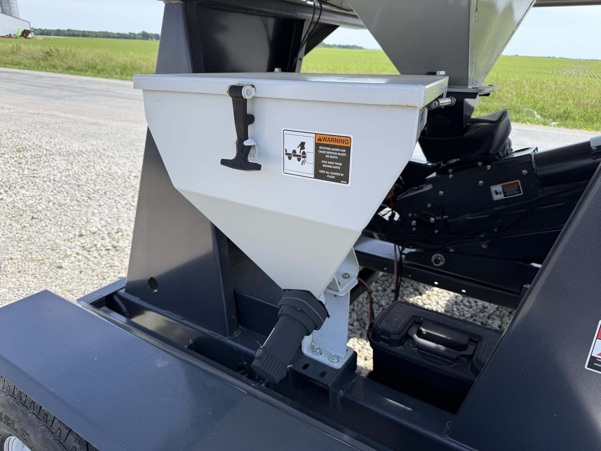  Killbros SEEDVEYOR 102 Seed Tender