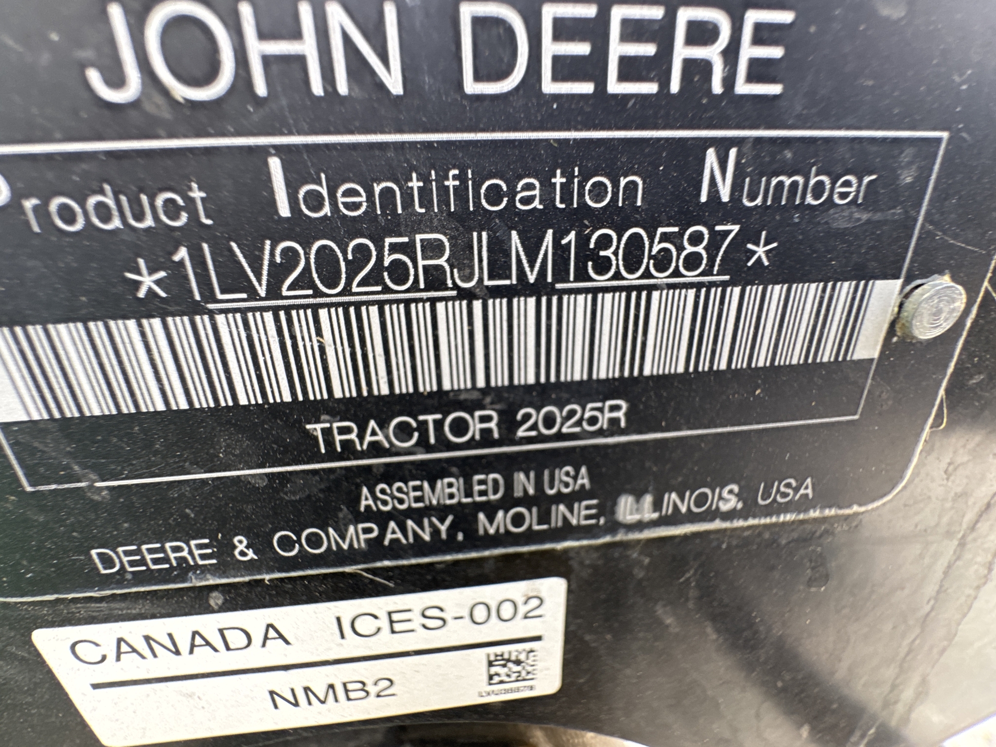 2021 John Deere 2025R Tractor