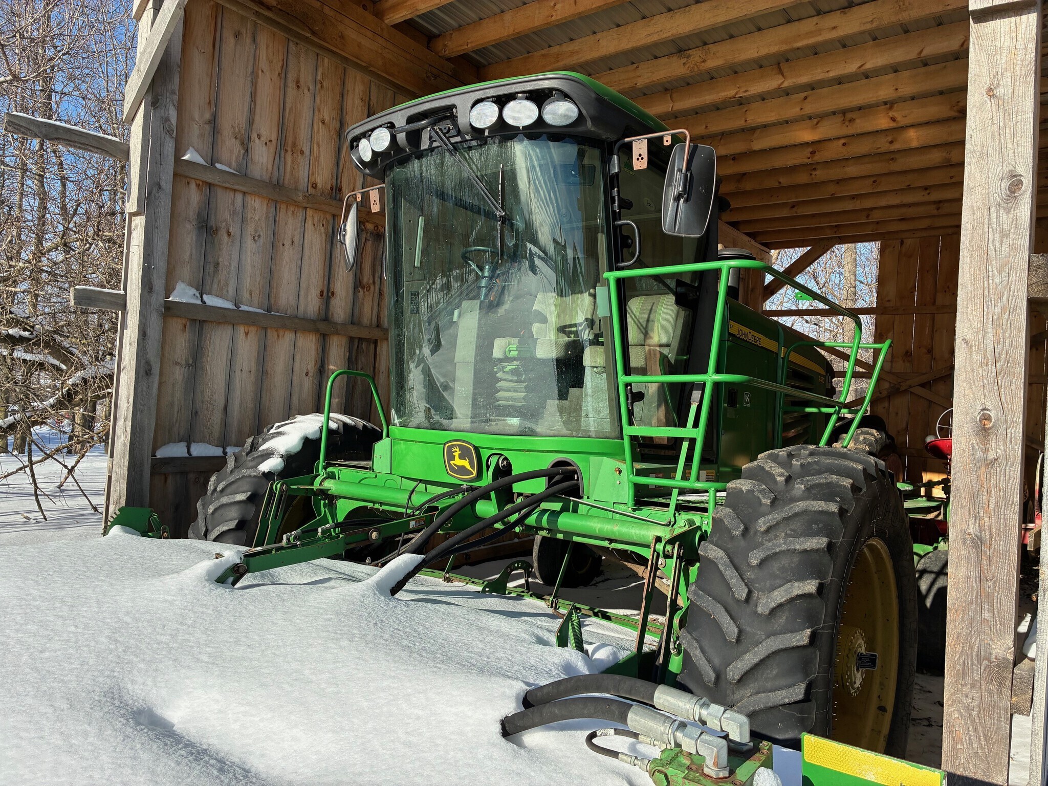 2011 John Deere R450 Self-Propelled Windrowers and Swather