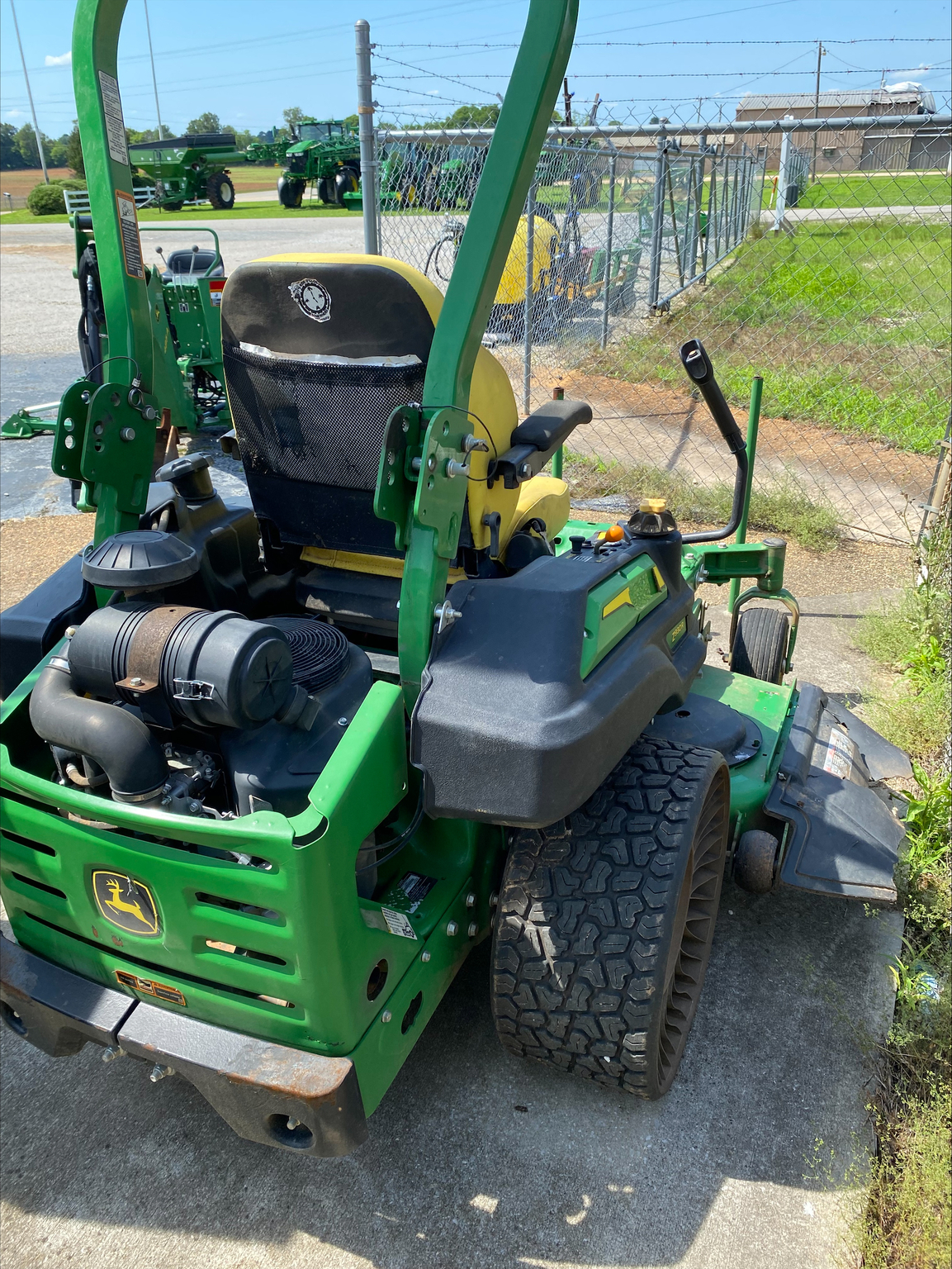 2022 John Deere Z930R Lawn Mower