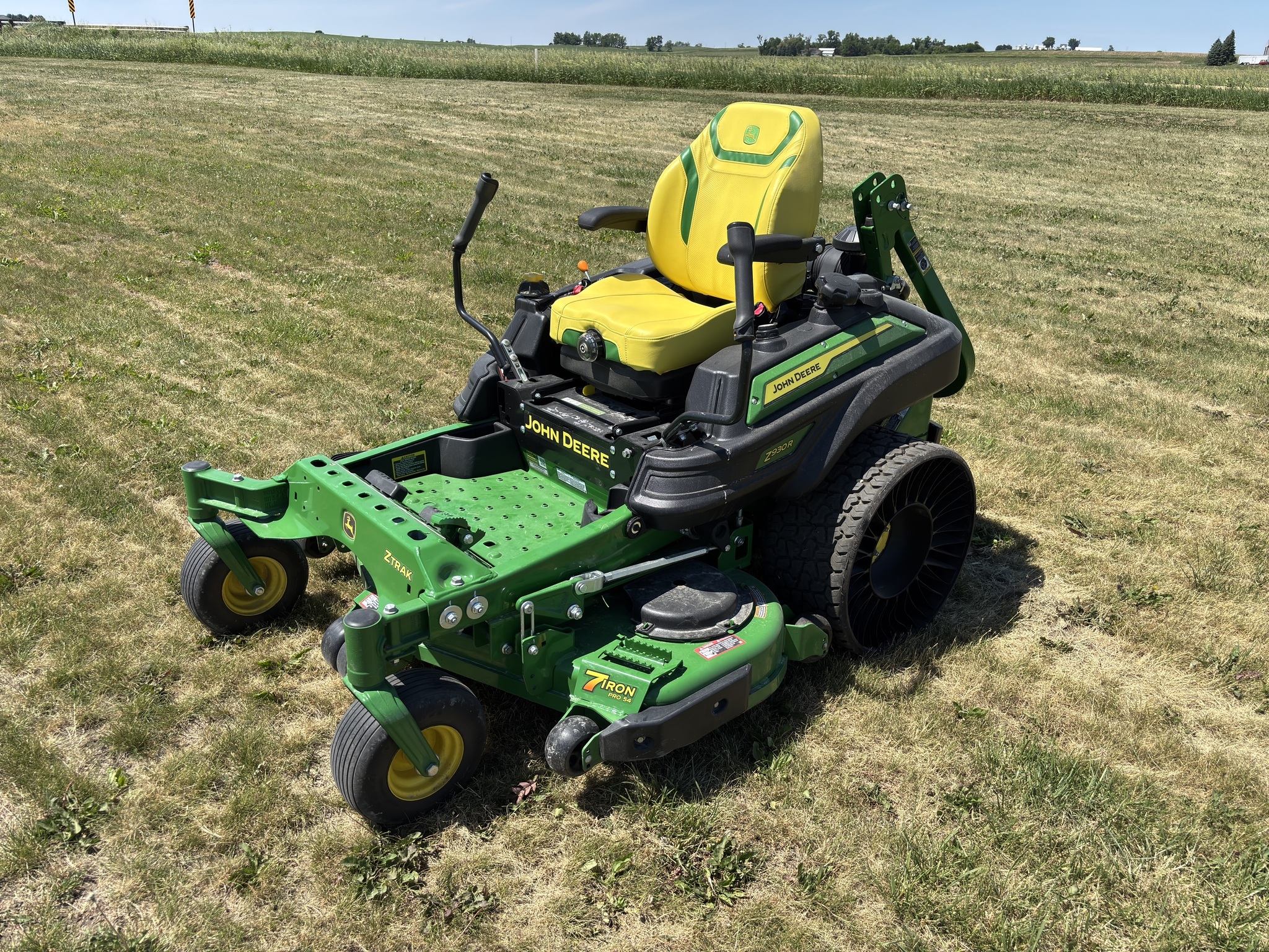 2024 John Deere Z930R Lawn Mower