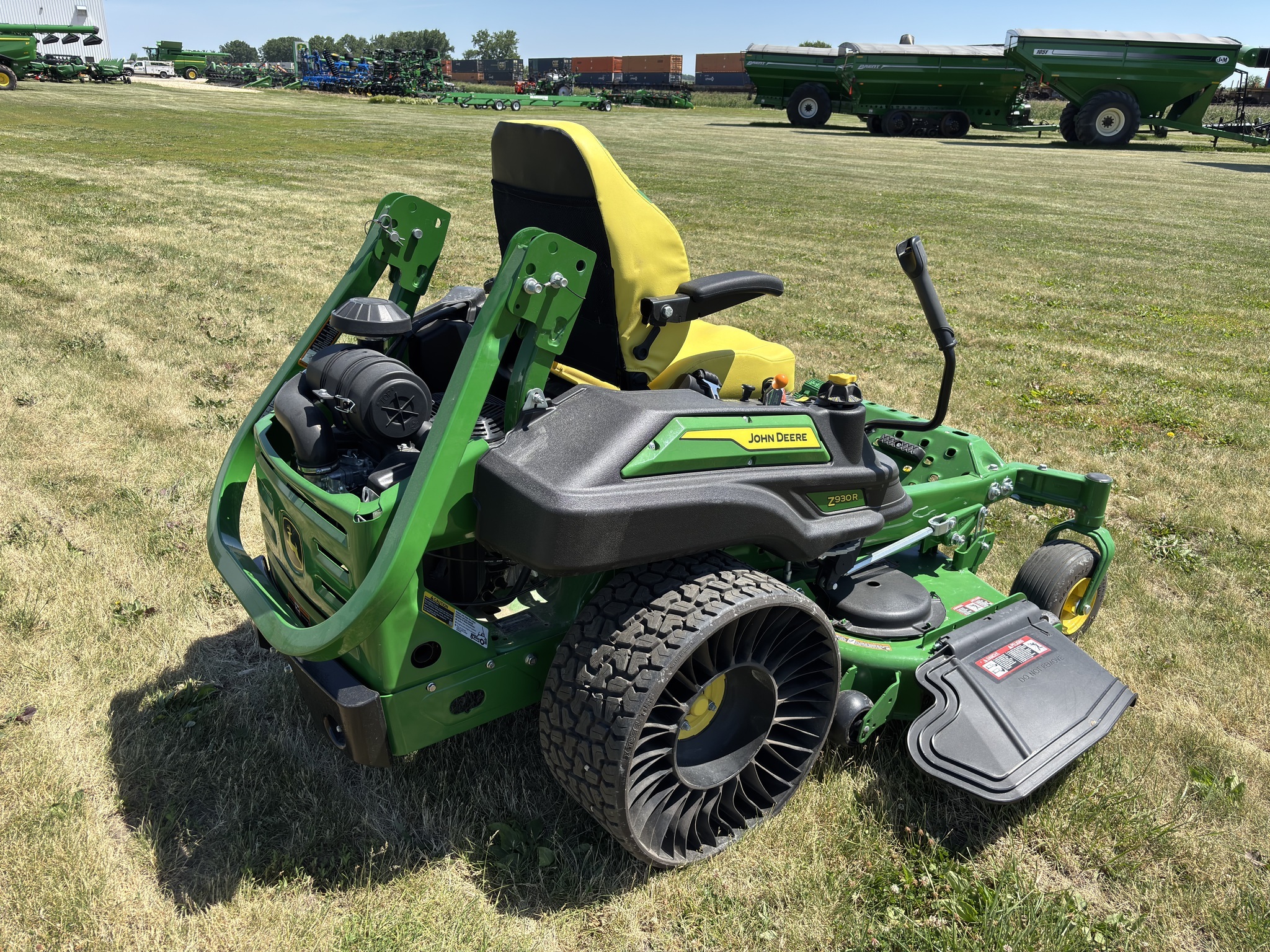 2024 John Deere Z930R Lawn Mower