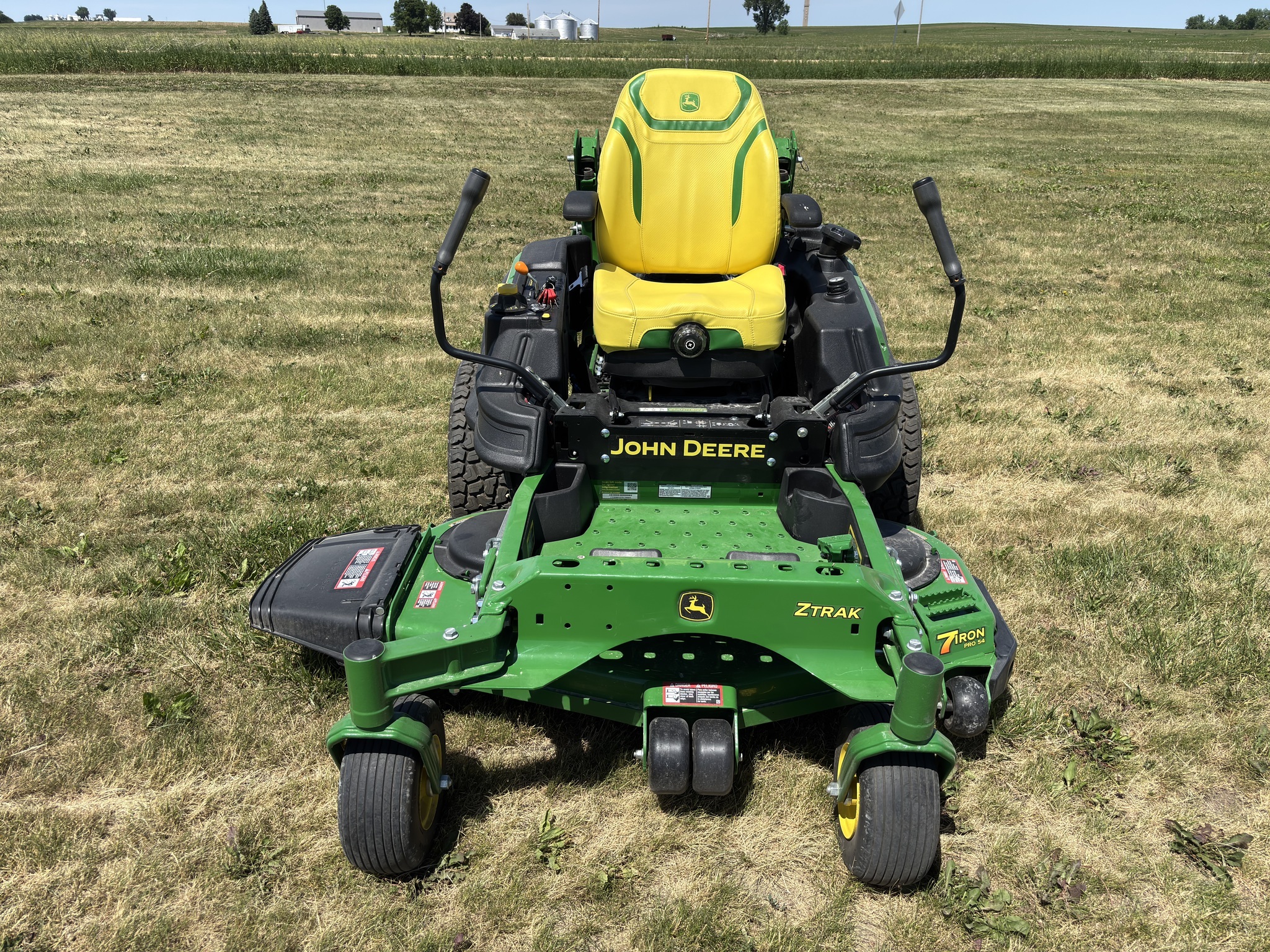 2024 John Deere Z930R Lawn Mower
