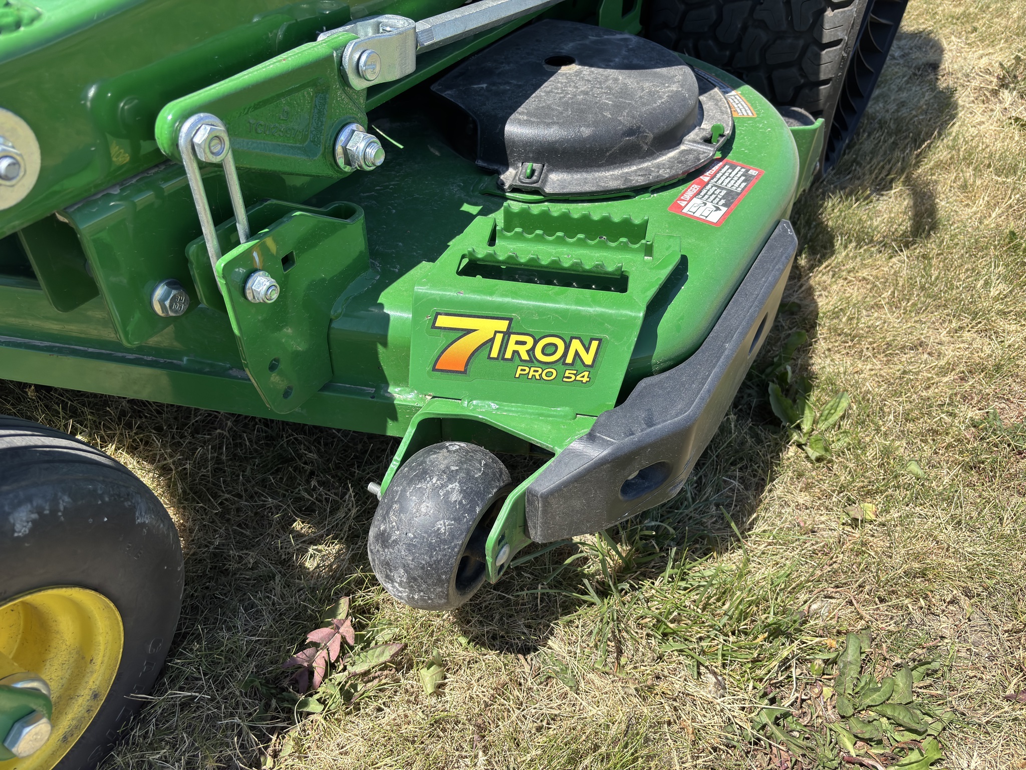 2024 John Deere Z930R Lawn Mower