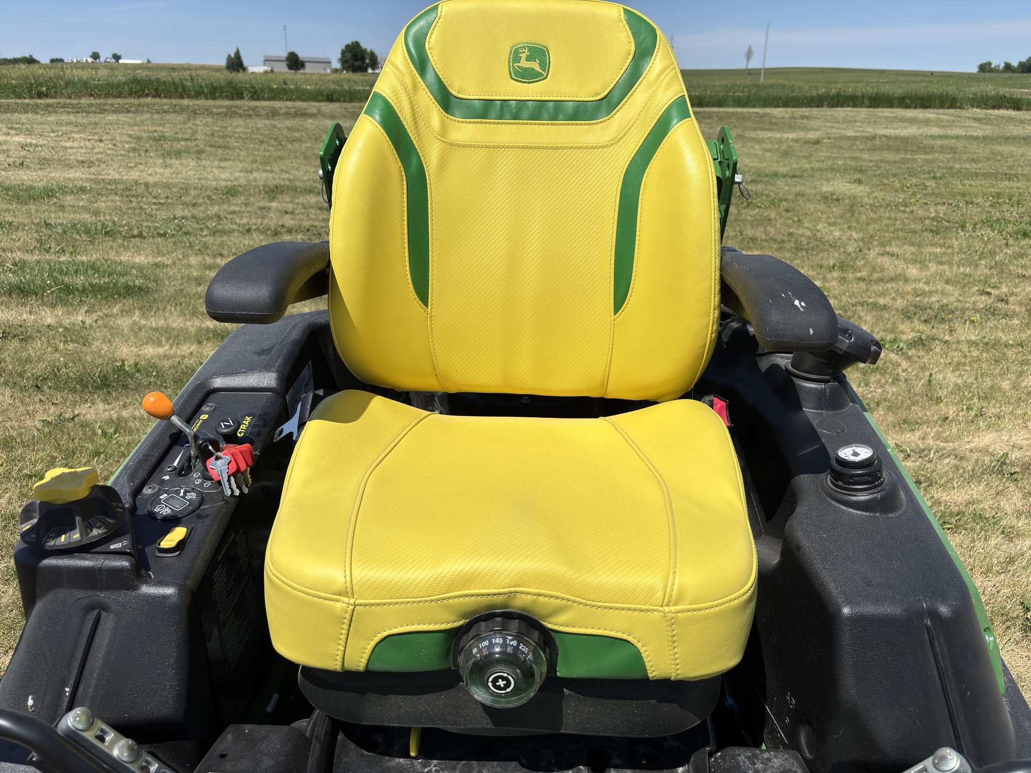 2024 John Deere Z930R Lawn Mower