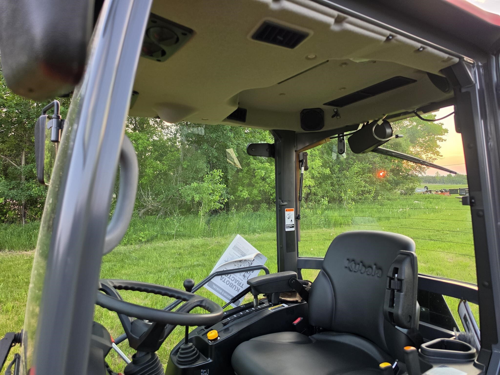 2025 Kubota LX3520HSDC Tractor