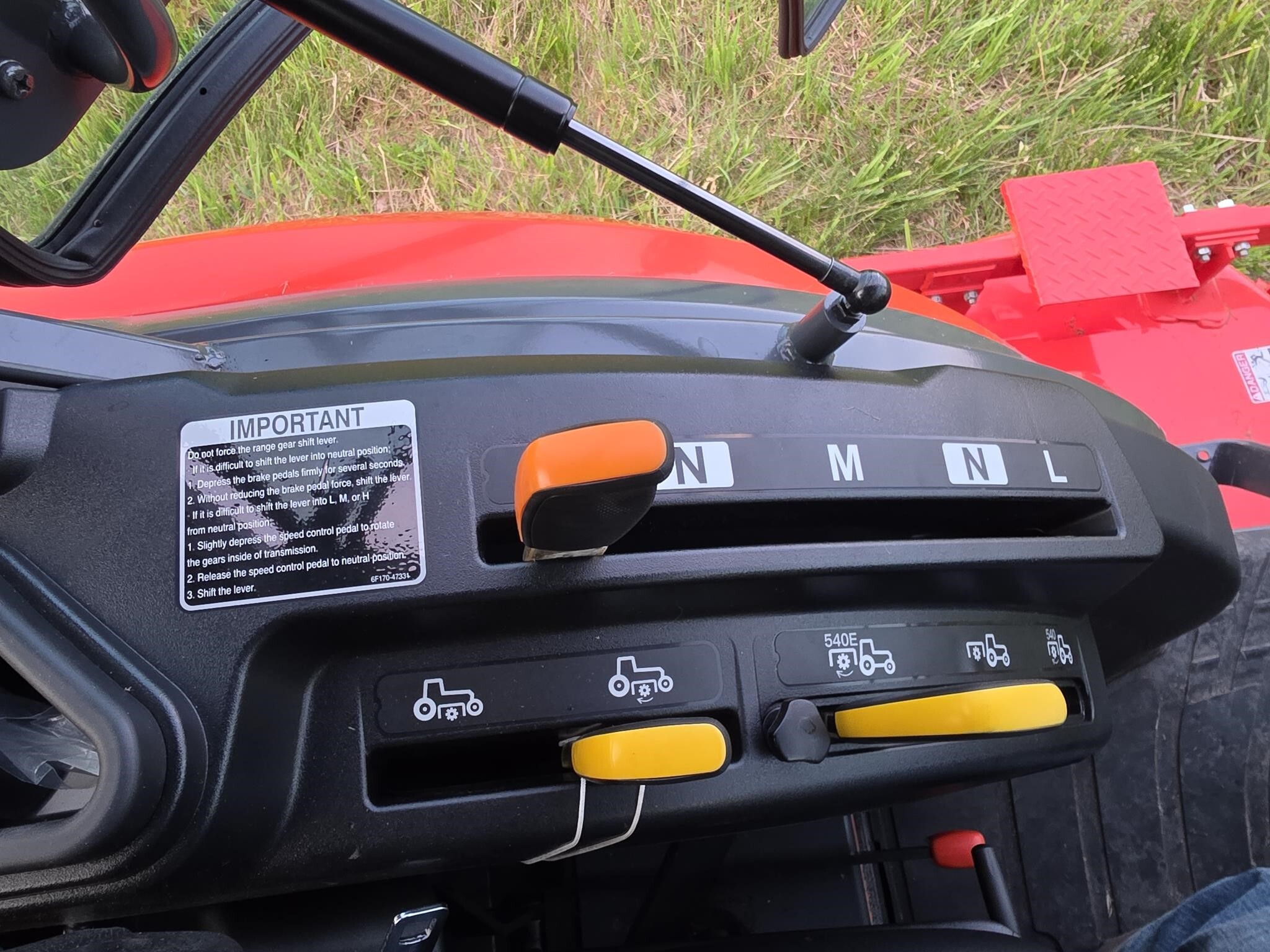 2025 Kubota LX3520HSDC Tractor