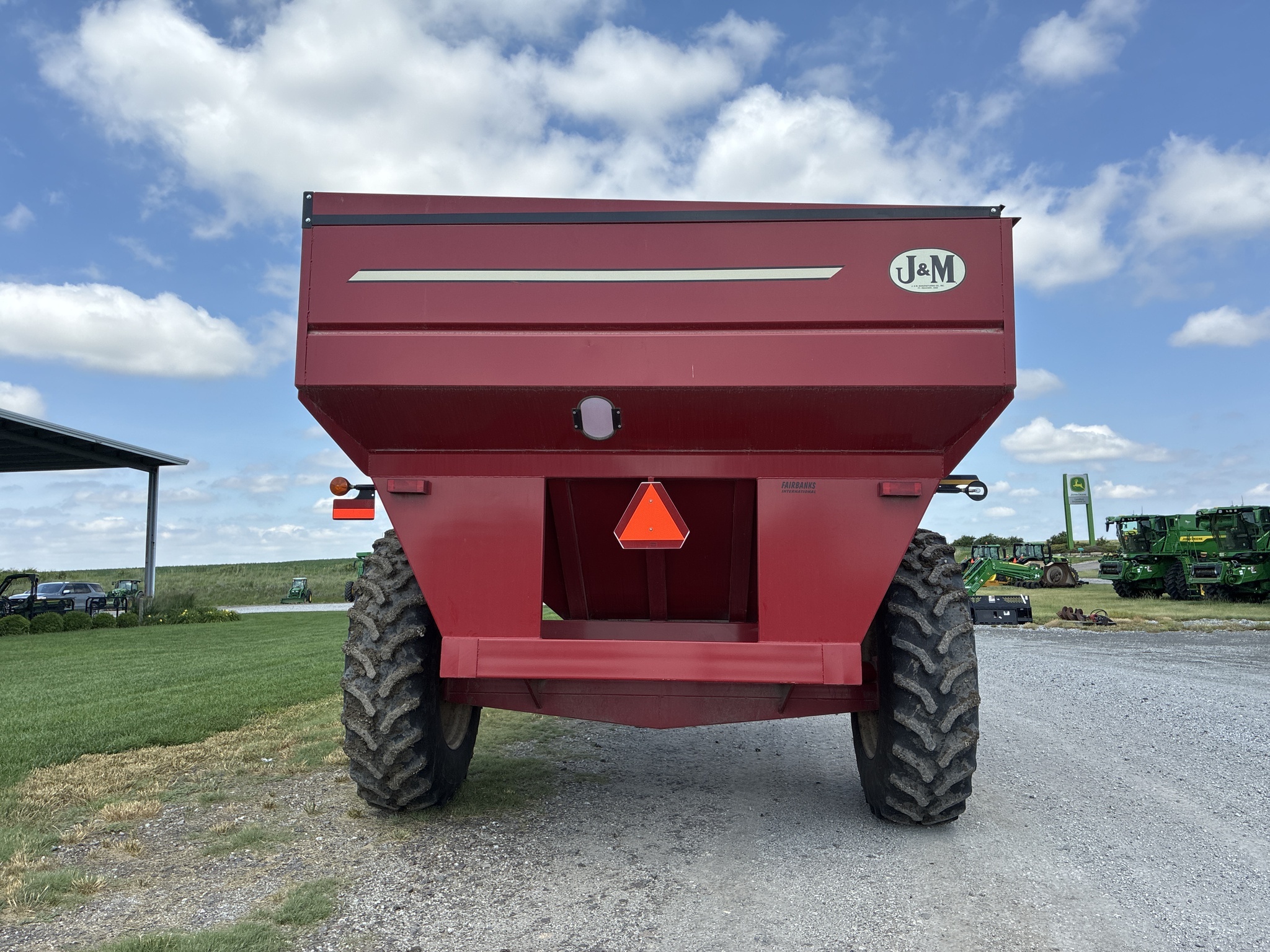 2010 J&M 750-18 Grain Cart