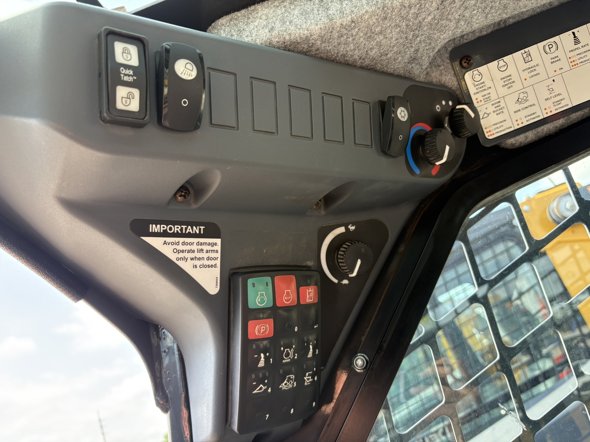 2021 Deere 325G Skid Steer