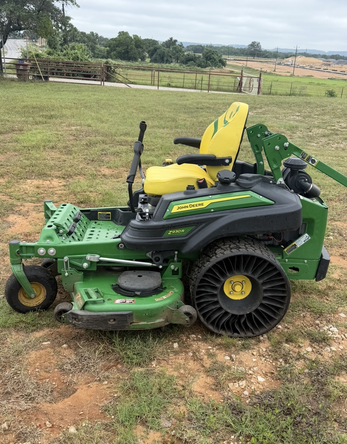 2023 John Deere Z930R Lawn Mower