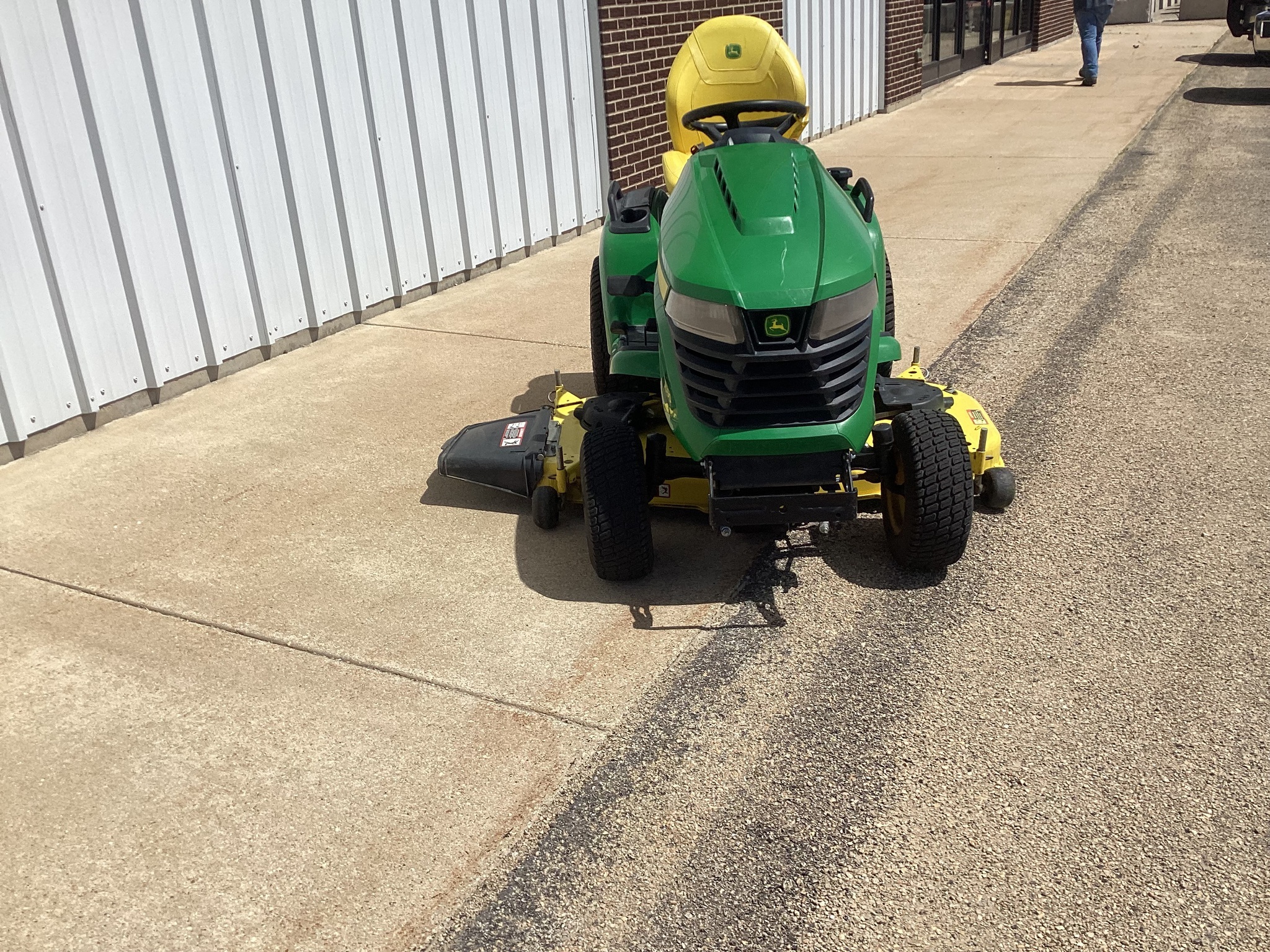 2021 John Deere X590 Lawn Mower
