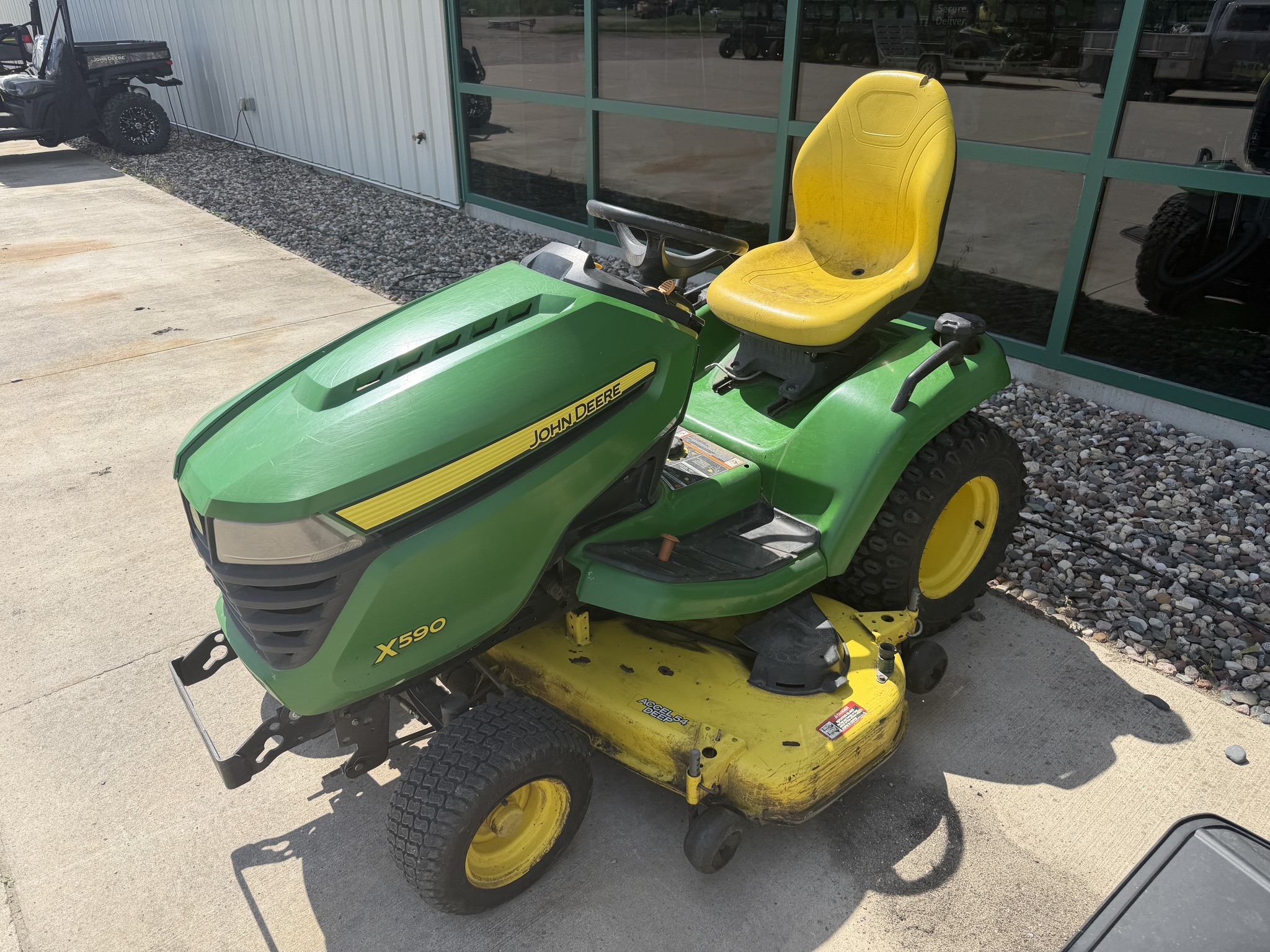 2016 John Deere X590 Lawn Mower