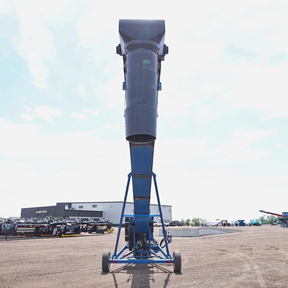 2022 Brandt 1547LP+ Augers and Conveyor
