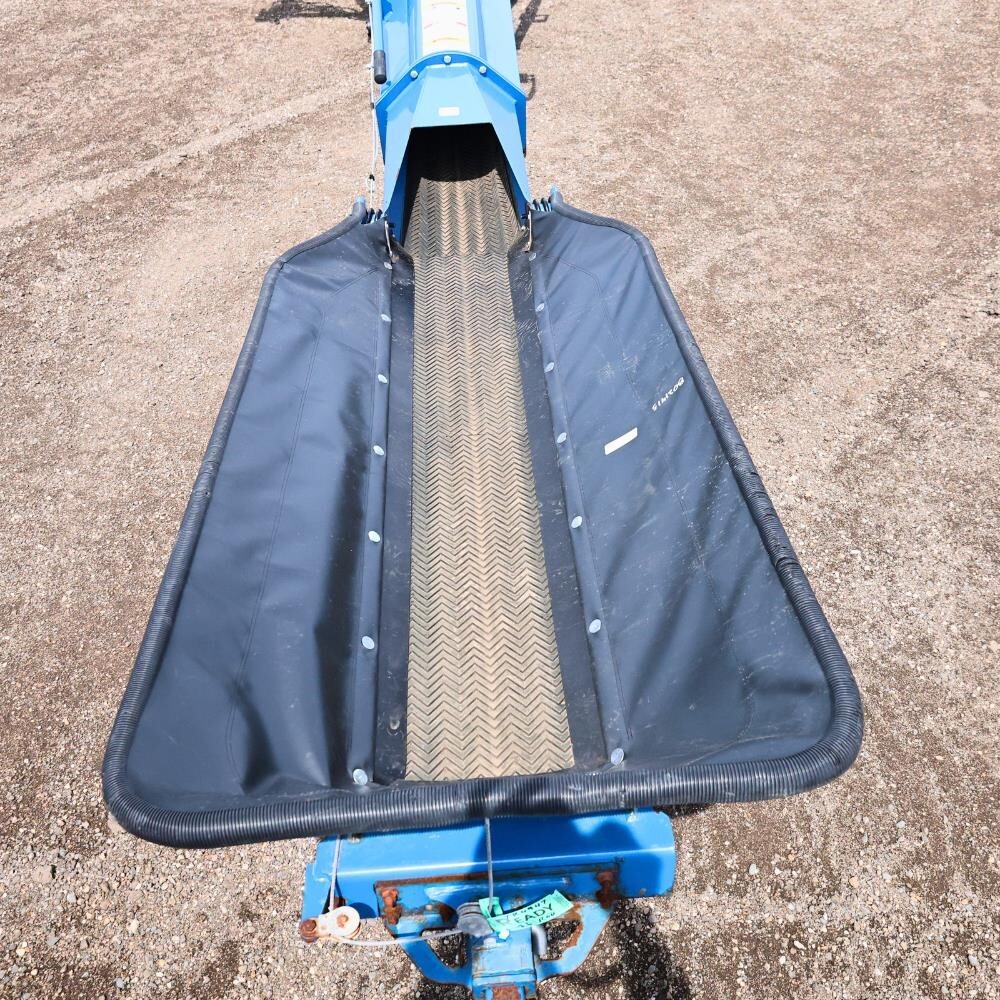 2022 Brandt 1547LP+ Augers and Conveyor