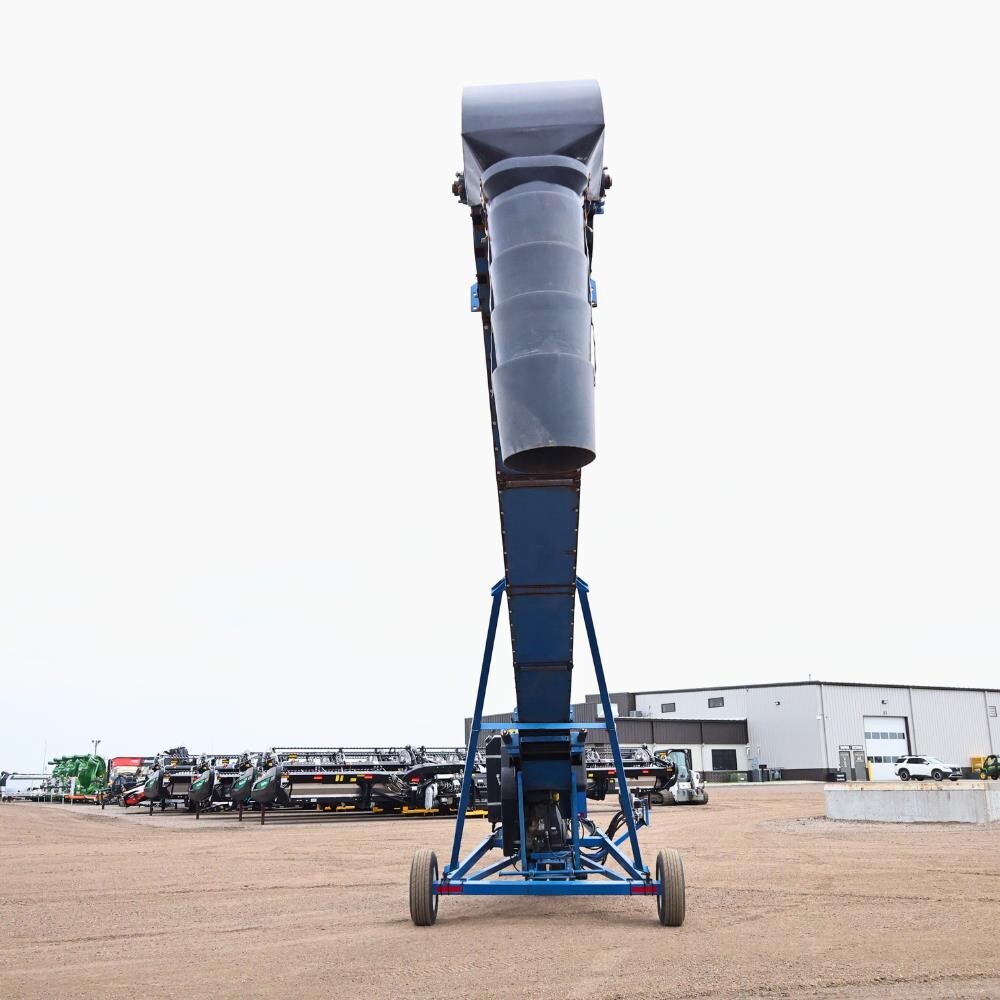 2022 Brandt 1547LP+ Augers and Conveyor