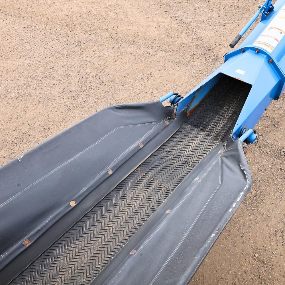 2022 Brandt 1547LP+ Augers and Conveyor