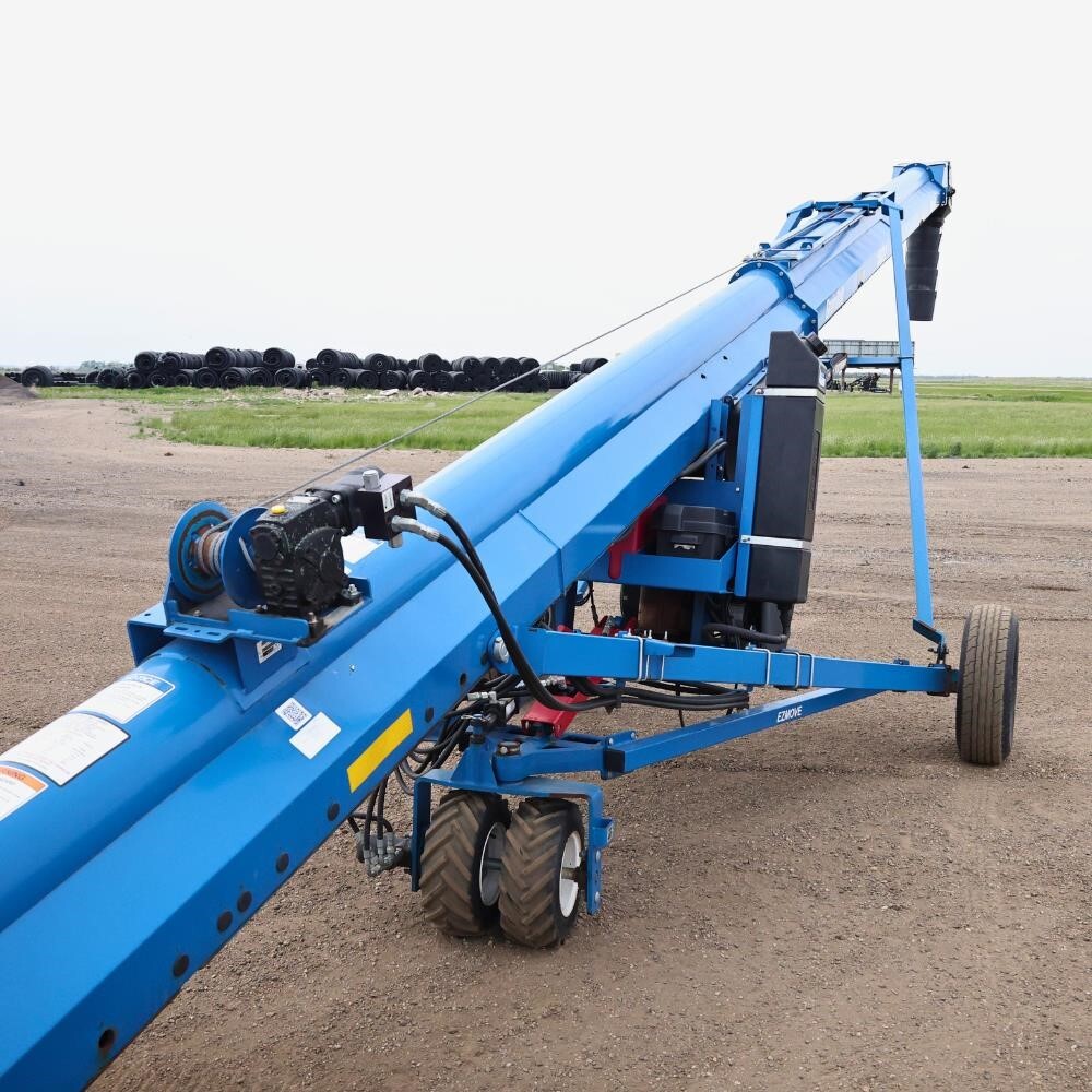 2022 Brandt 1547LP+ Augers and Conveyor