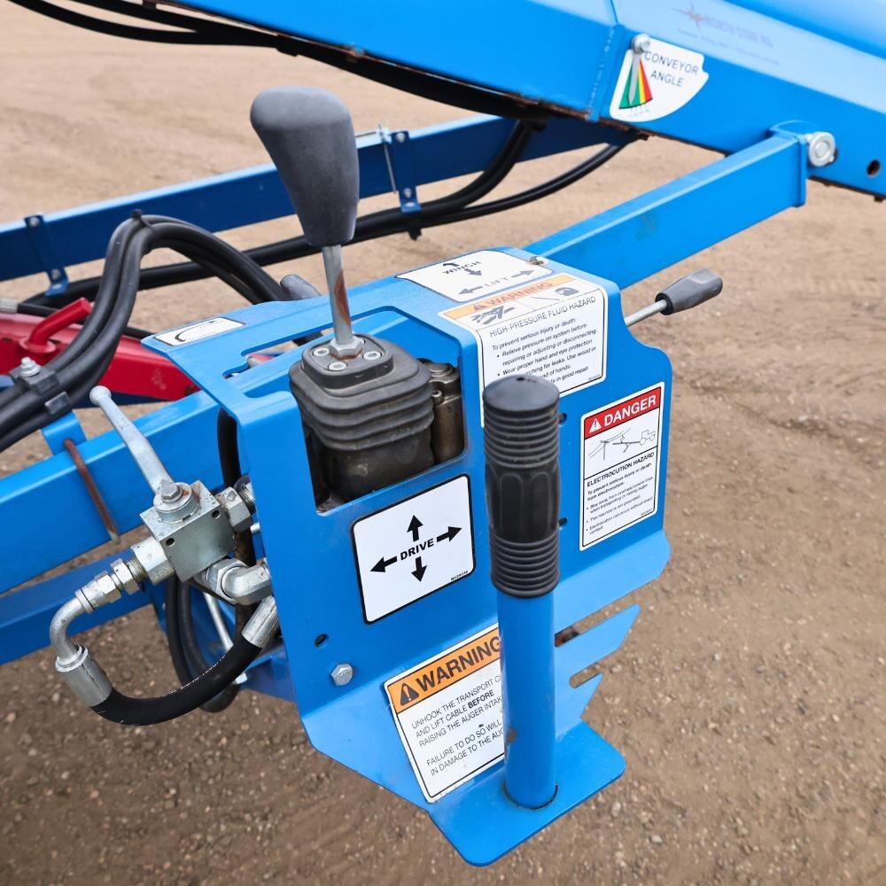 2022 Brandt 1547LP+ Augers and Conveyor