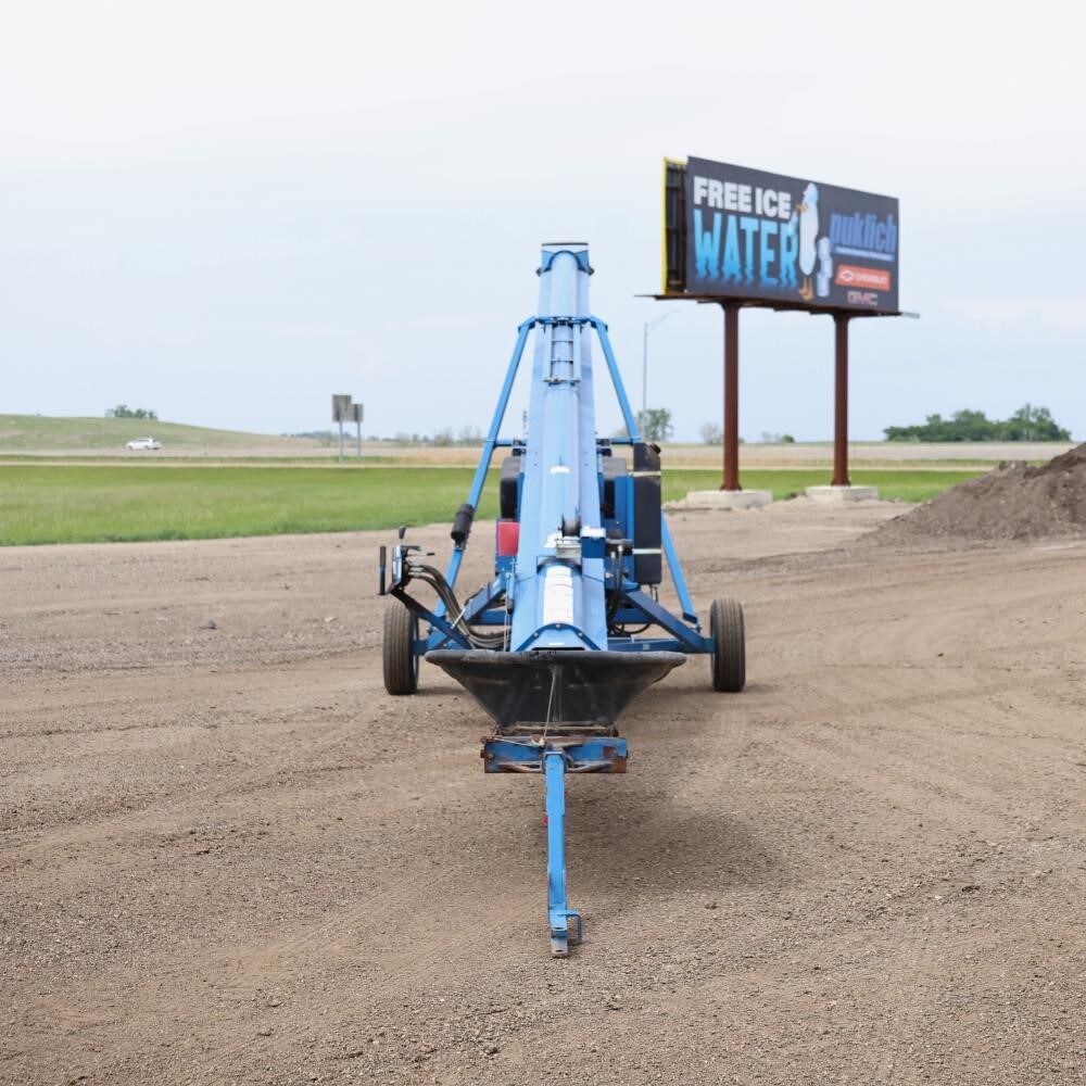 2018 Brandt 1547LP+ Augers and Conveyor