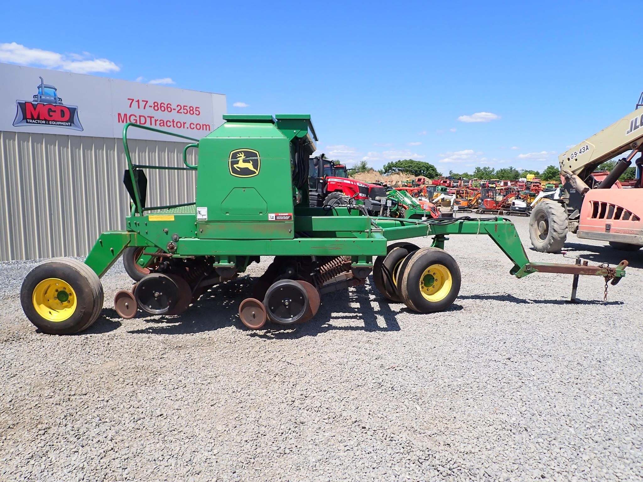 2009 John Deere 1590 Drill