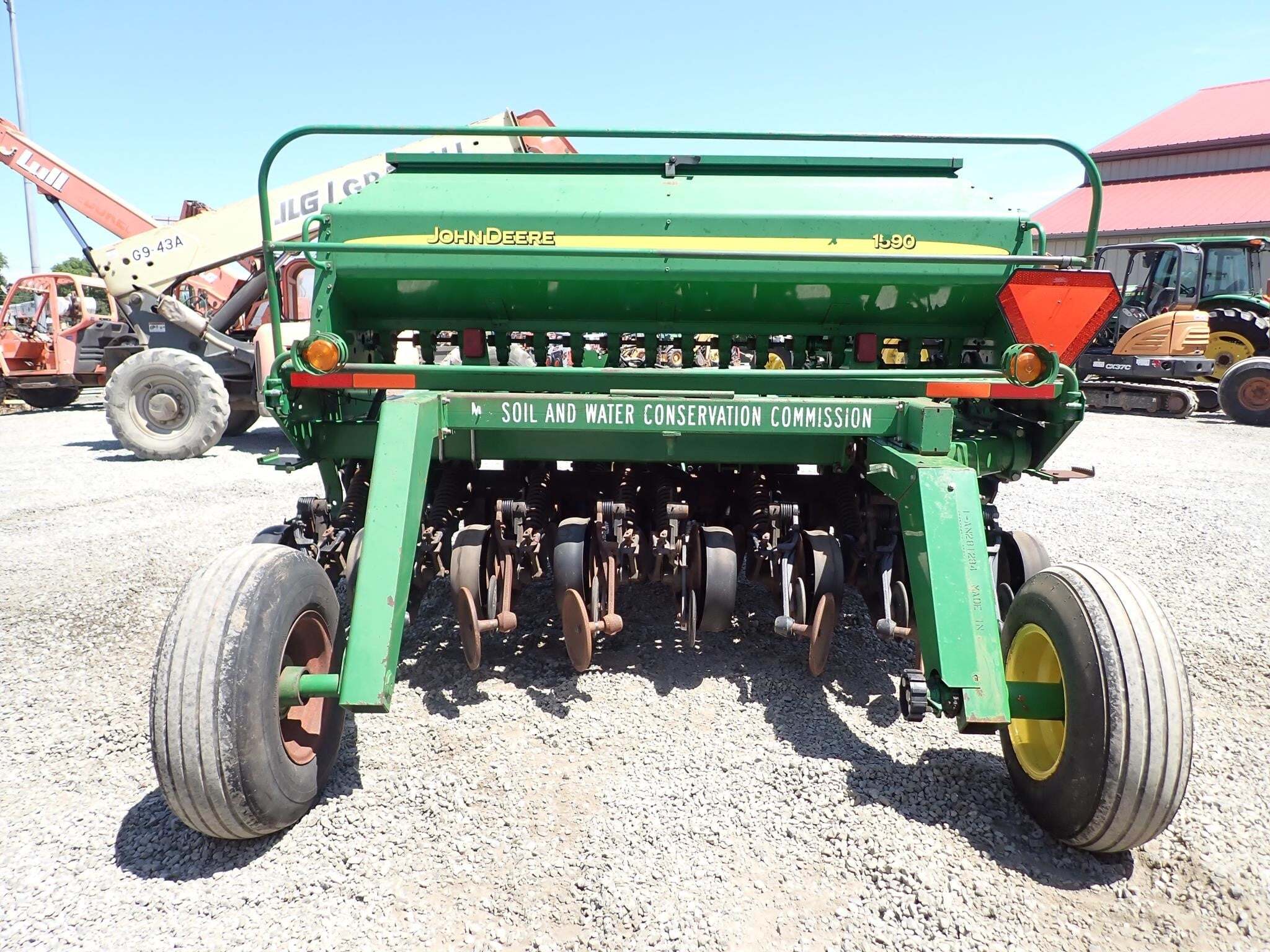 2009 John Deere 1590 Drill