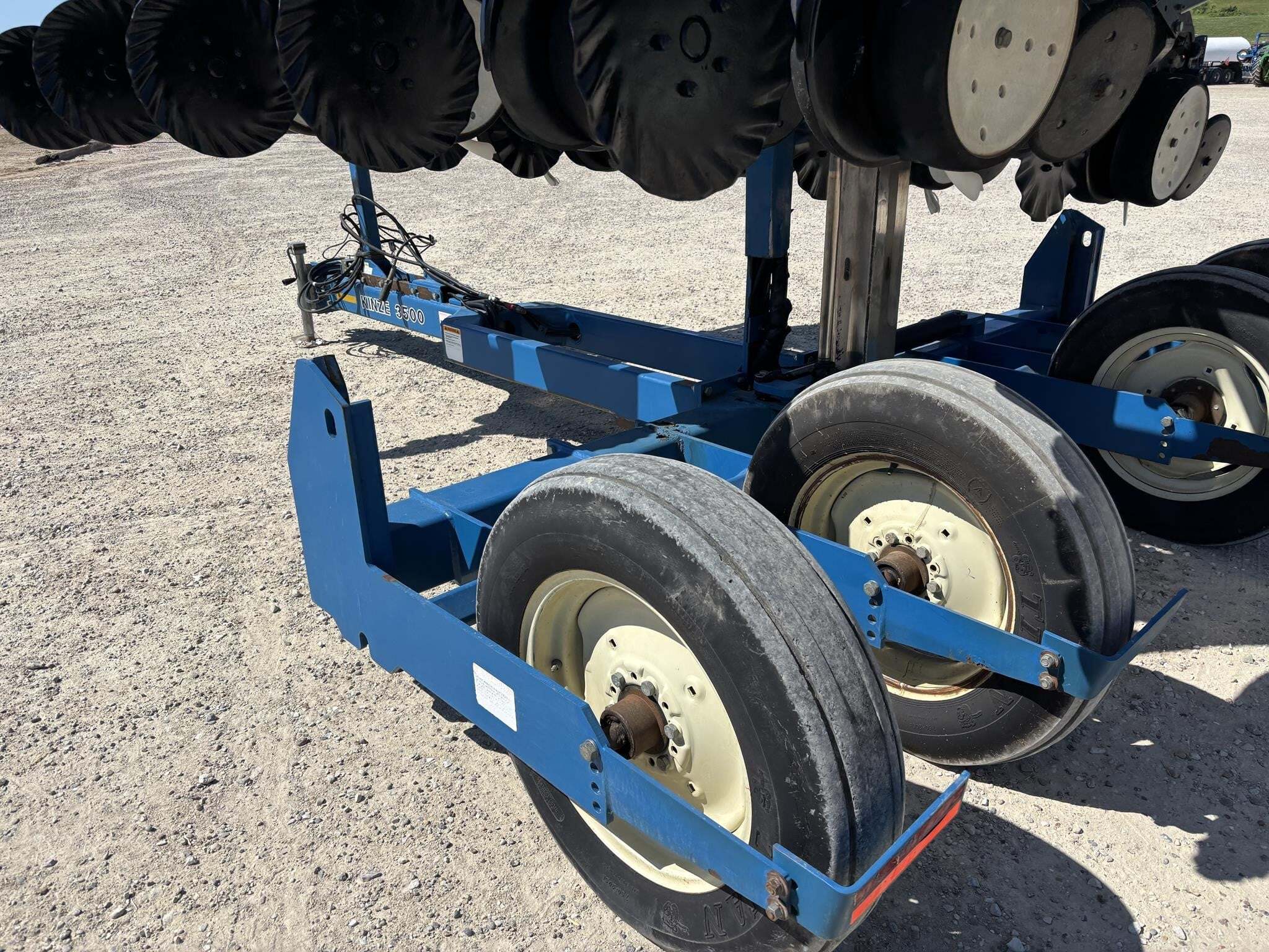 2005 Kinze 3500 Planter