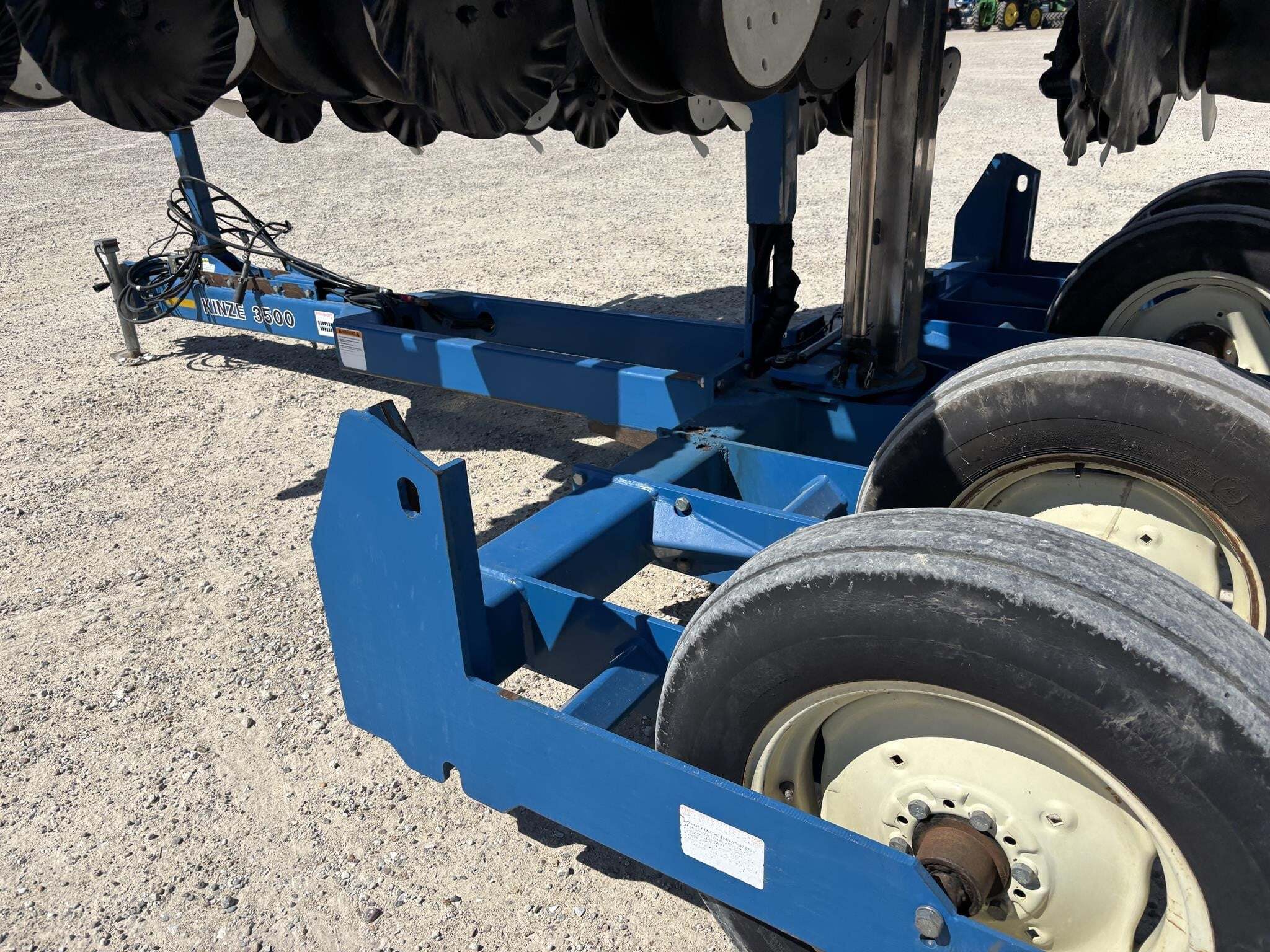 2005 Kinze 3500 Planter
