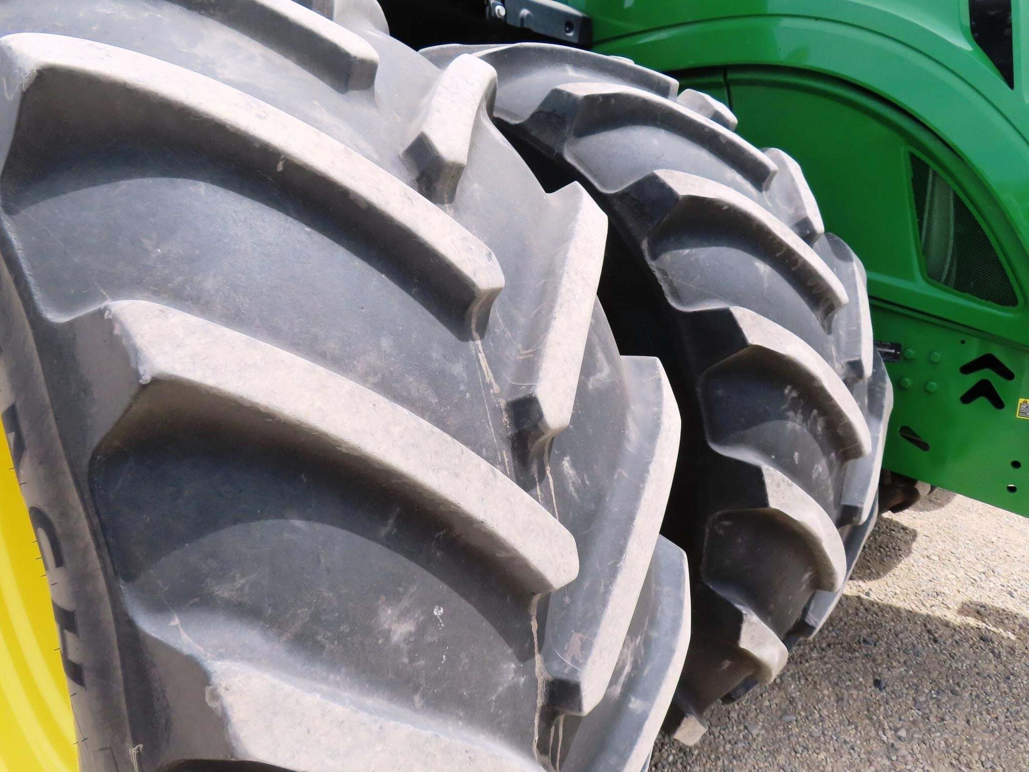 2019 John Deere 9620R Tractor