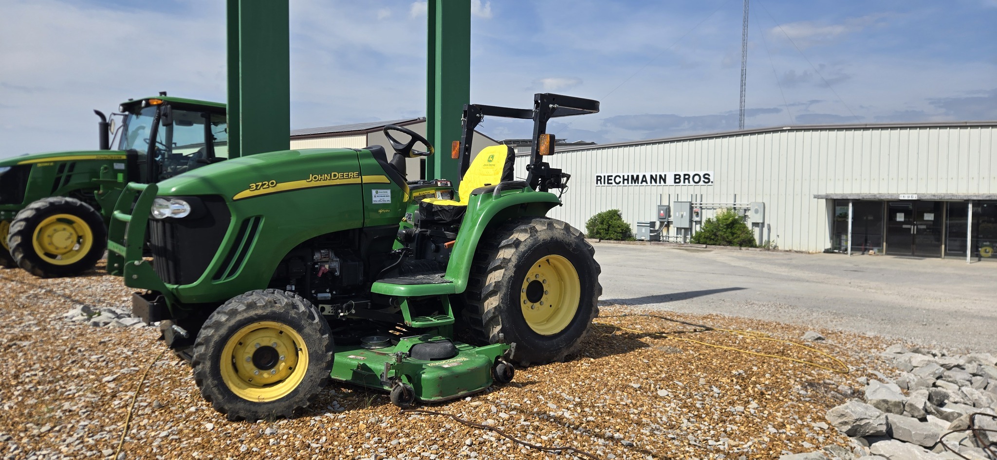 2012 John Deere 3720 Tractor