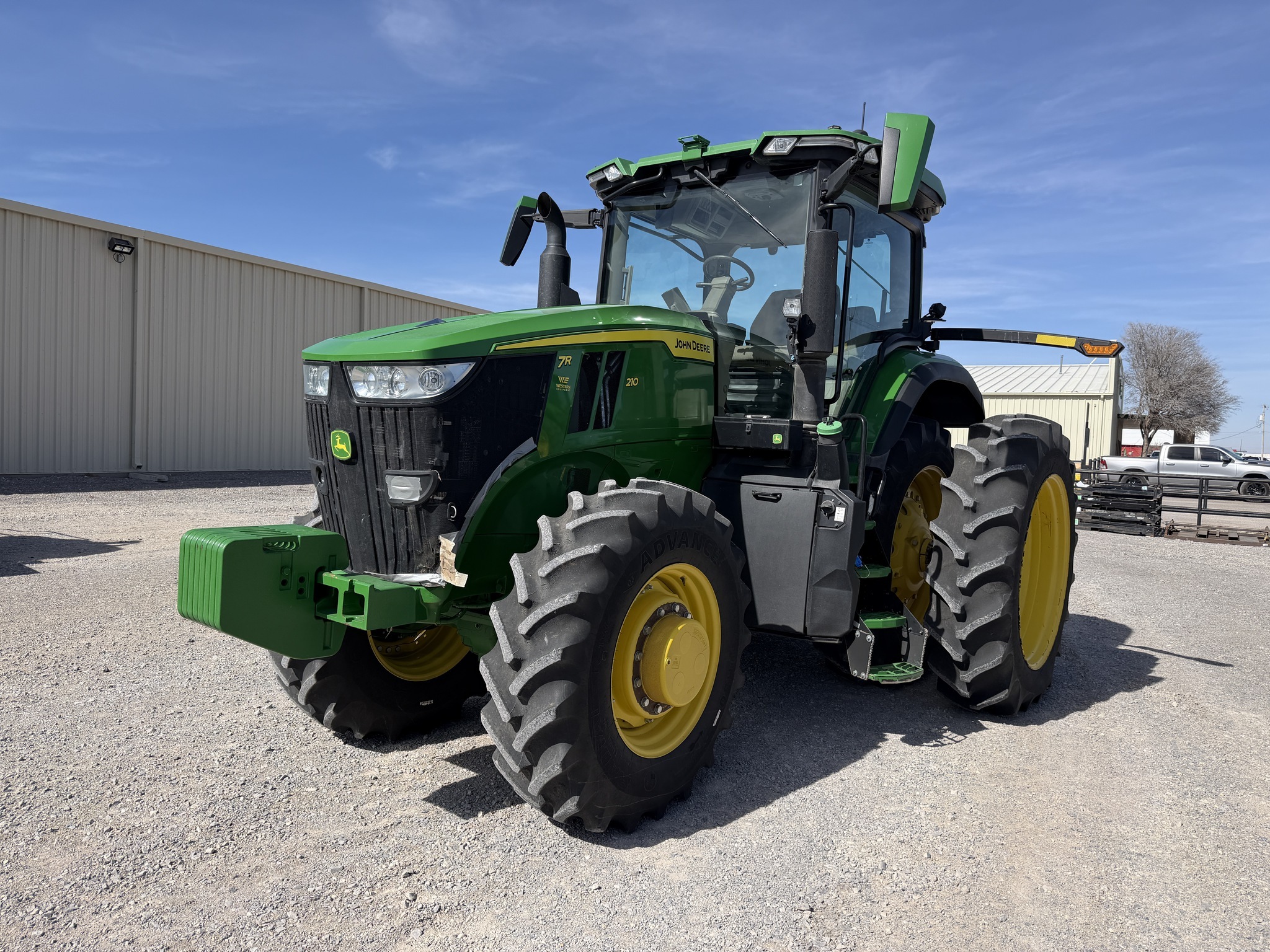 2022 John Deere 7R 210 Tractor