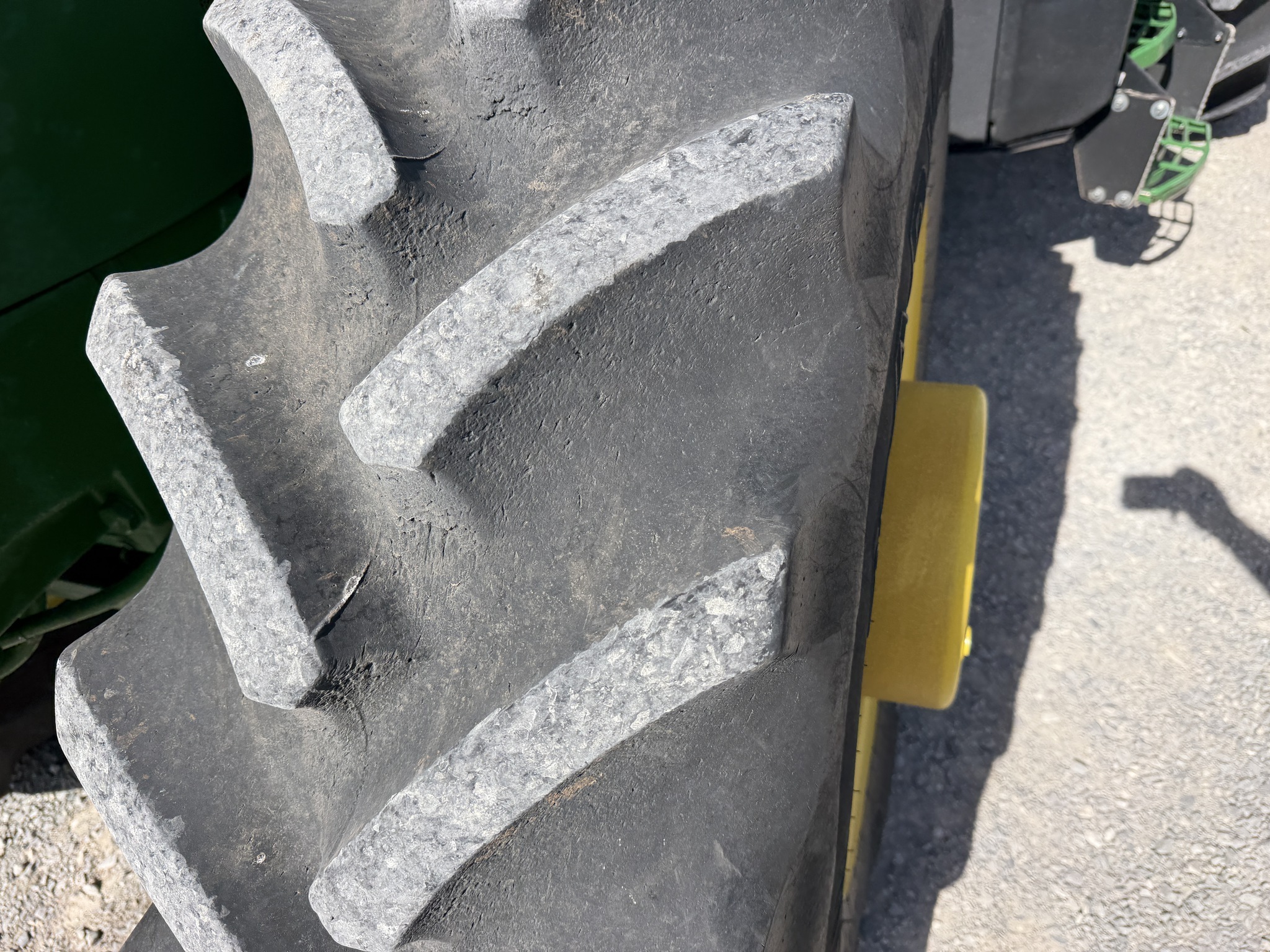 2022 John Deere 7R 210 Tractor
