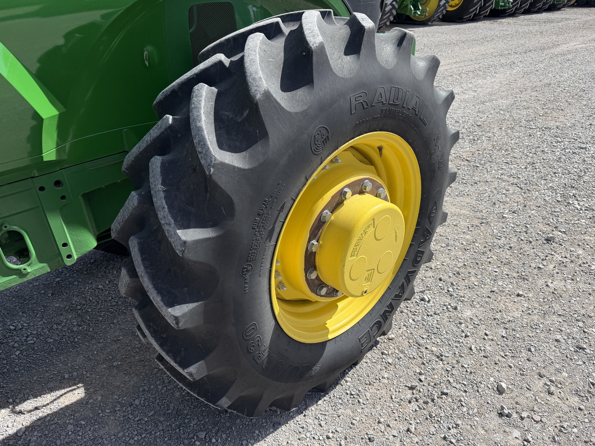 2022 John Deere 7R 210 Tractor