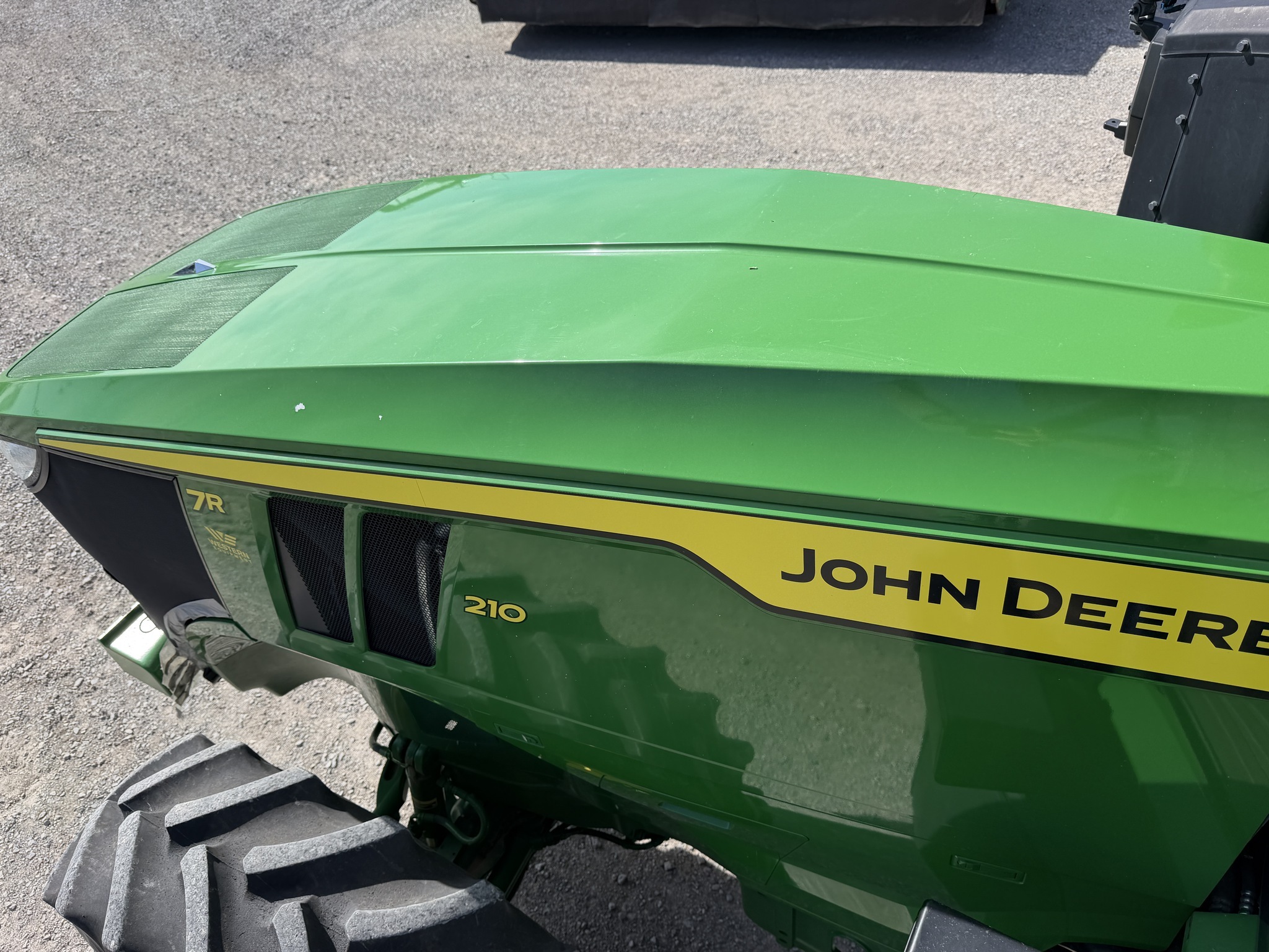 2022 John Deere 7R 210 Tractor