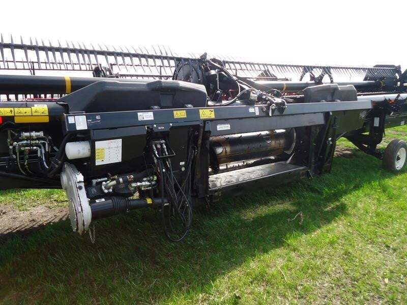 2021 MacDon FD140 Platform