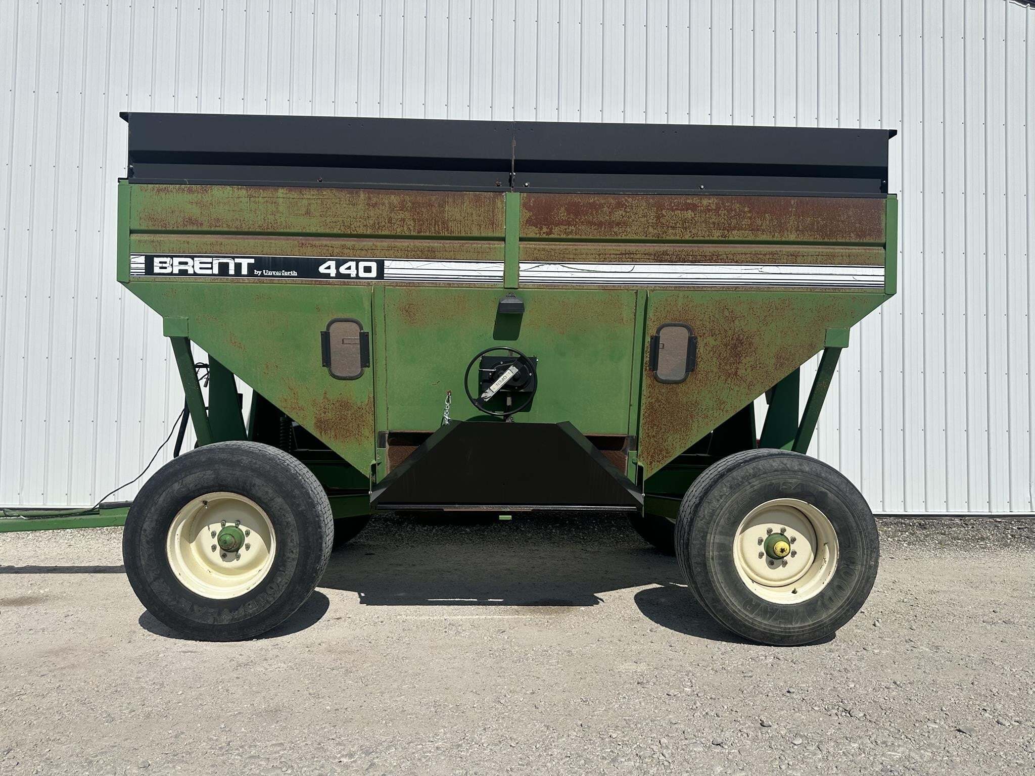  Brent 440 Gravity Wagon