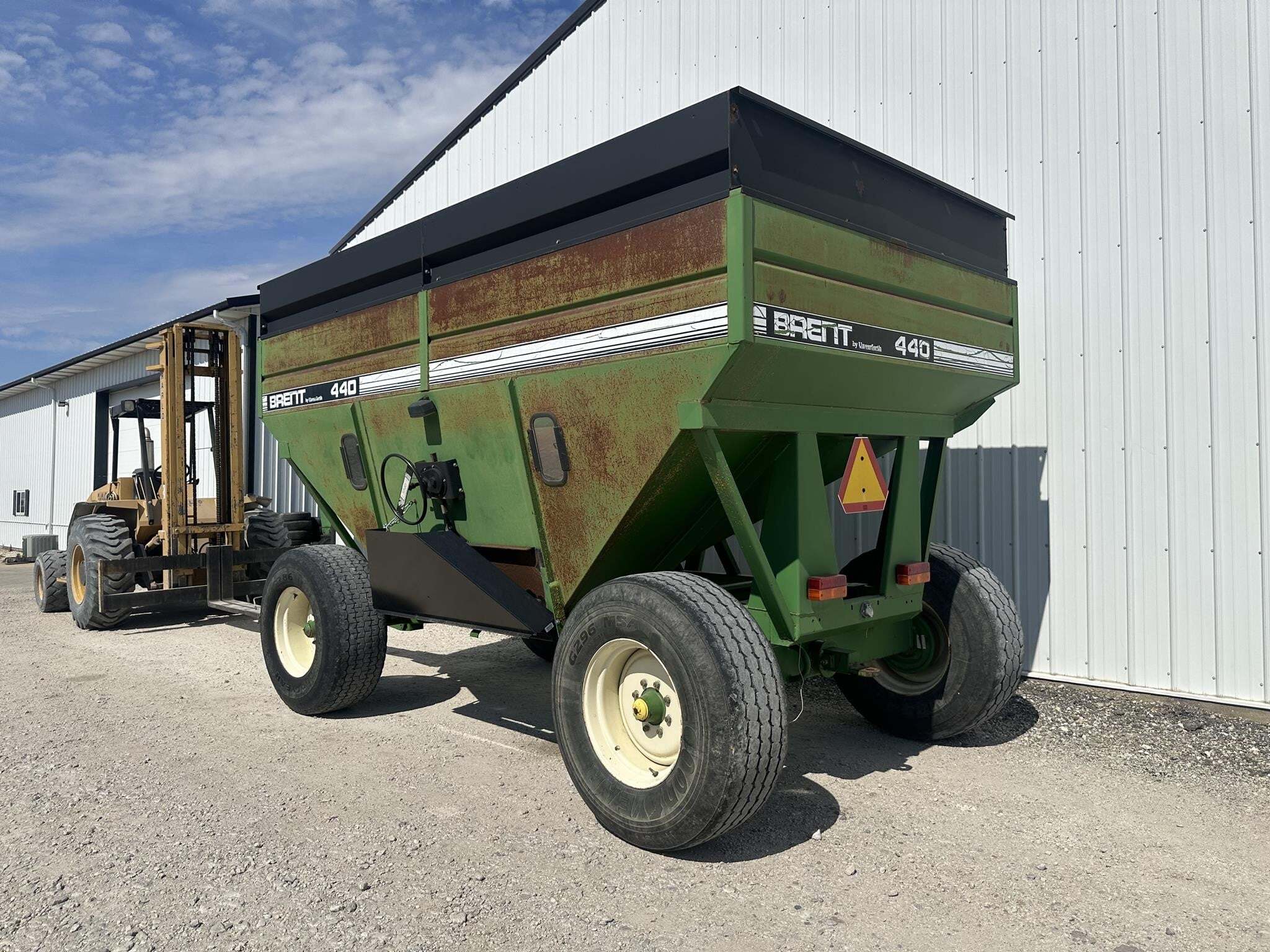  Brent 440 Gravity Wagon